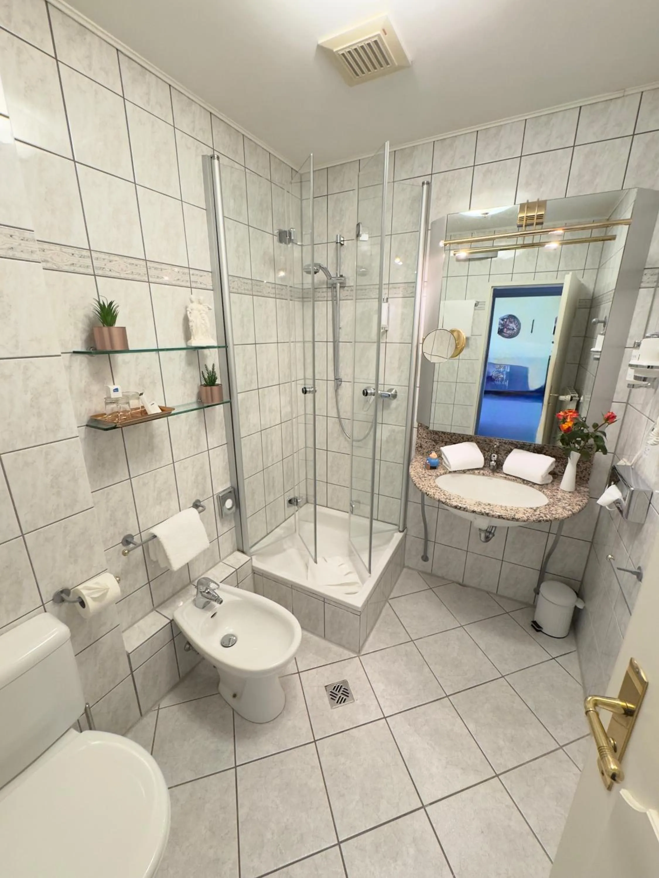 Shower in Hotel am Luisenplatz