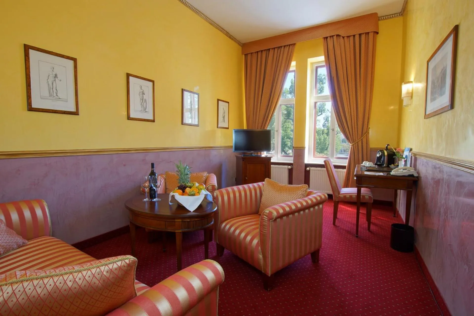 TV and multimedia in Hotel am Luisenplatz