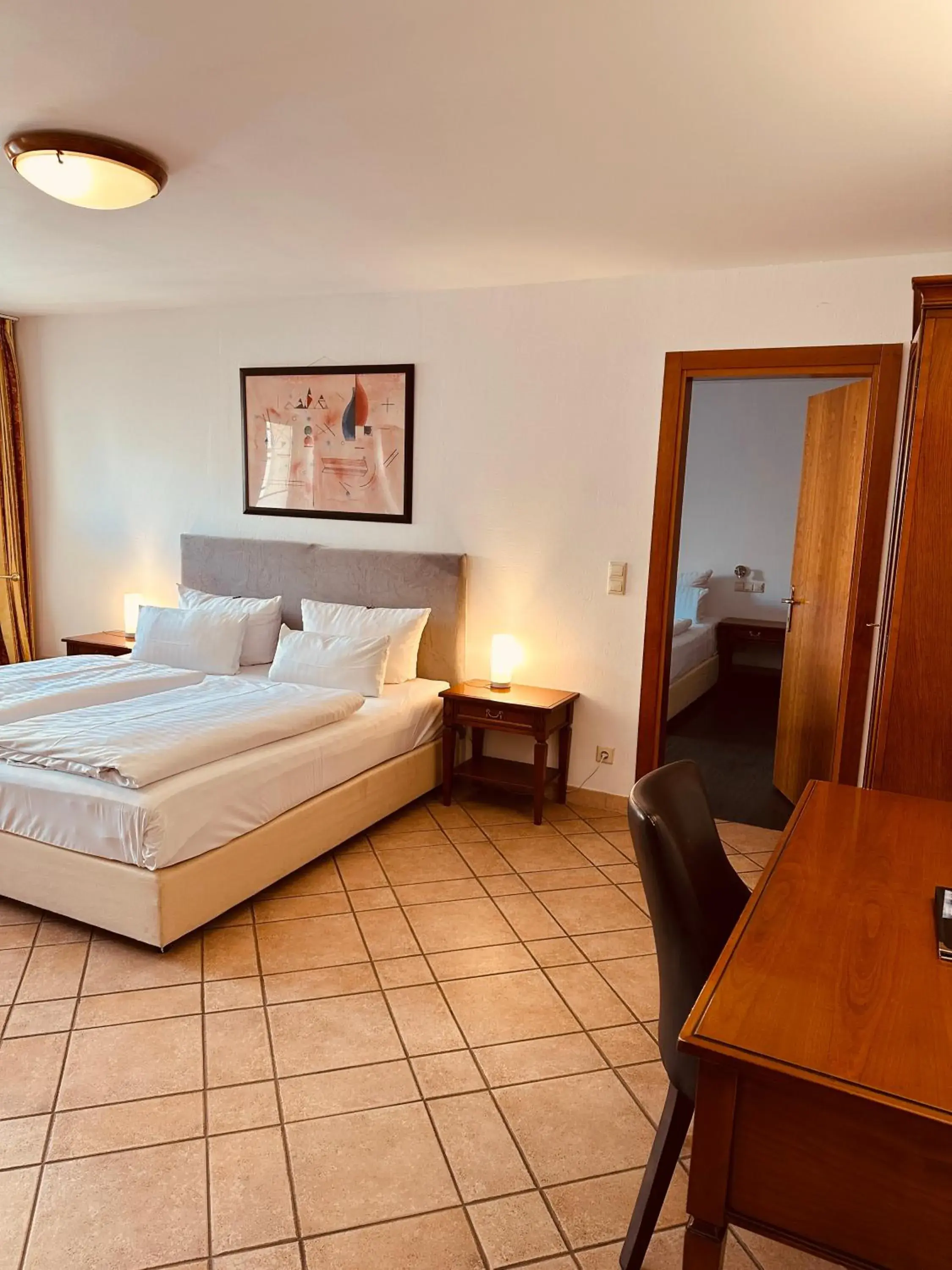 Family Room with Balcony in Hotel am Luisenplatz Family Room with Balcony in Hotel am Luisenplatz