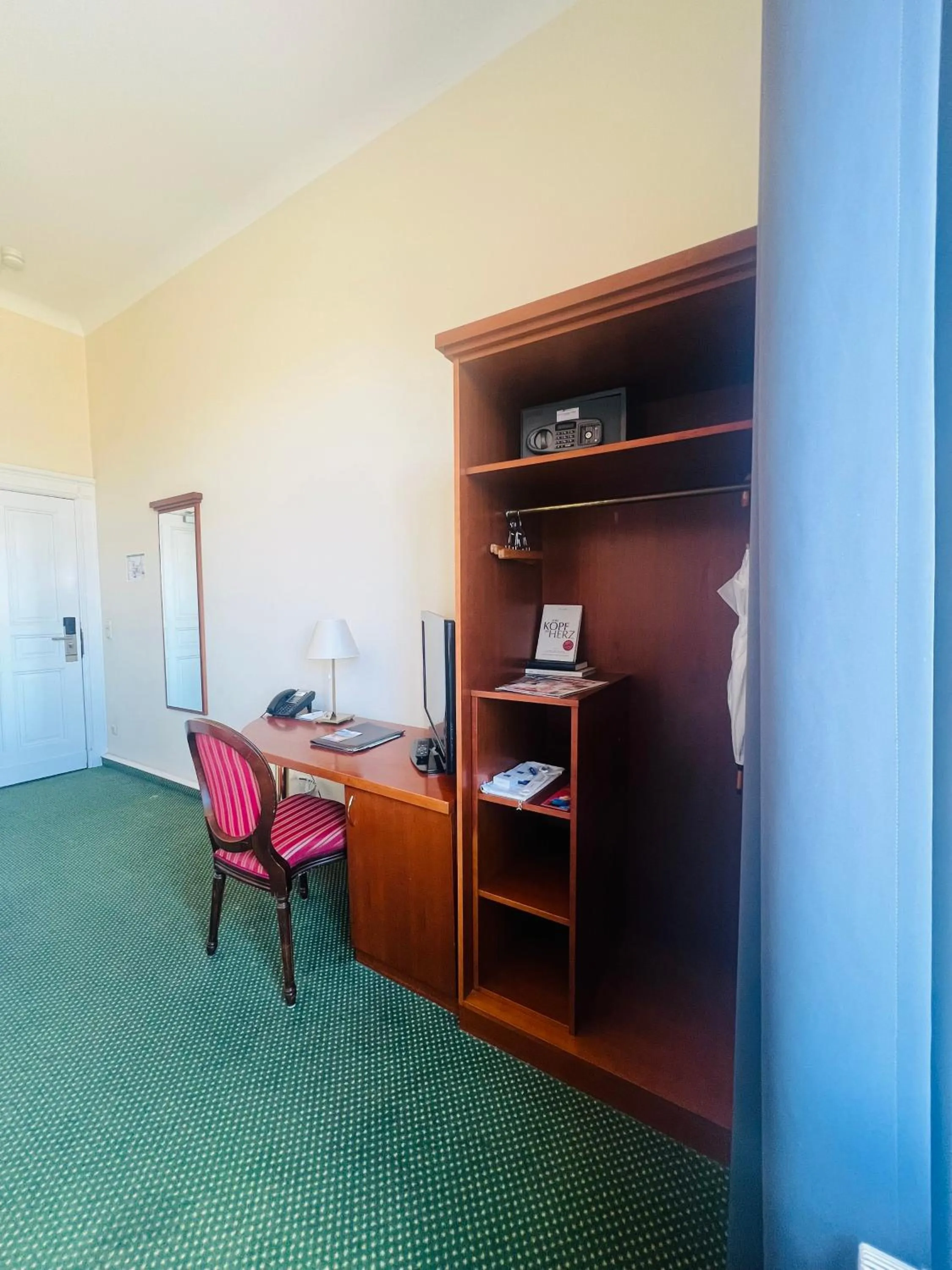 TV and multimedia in Hotel am Luisenplatz