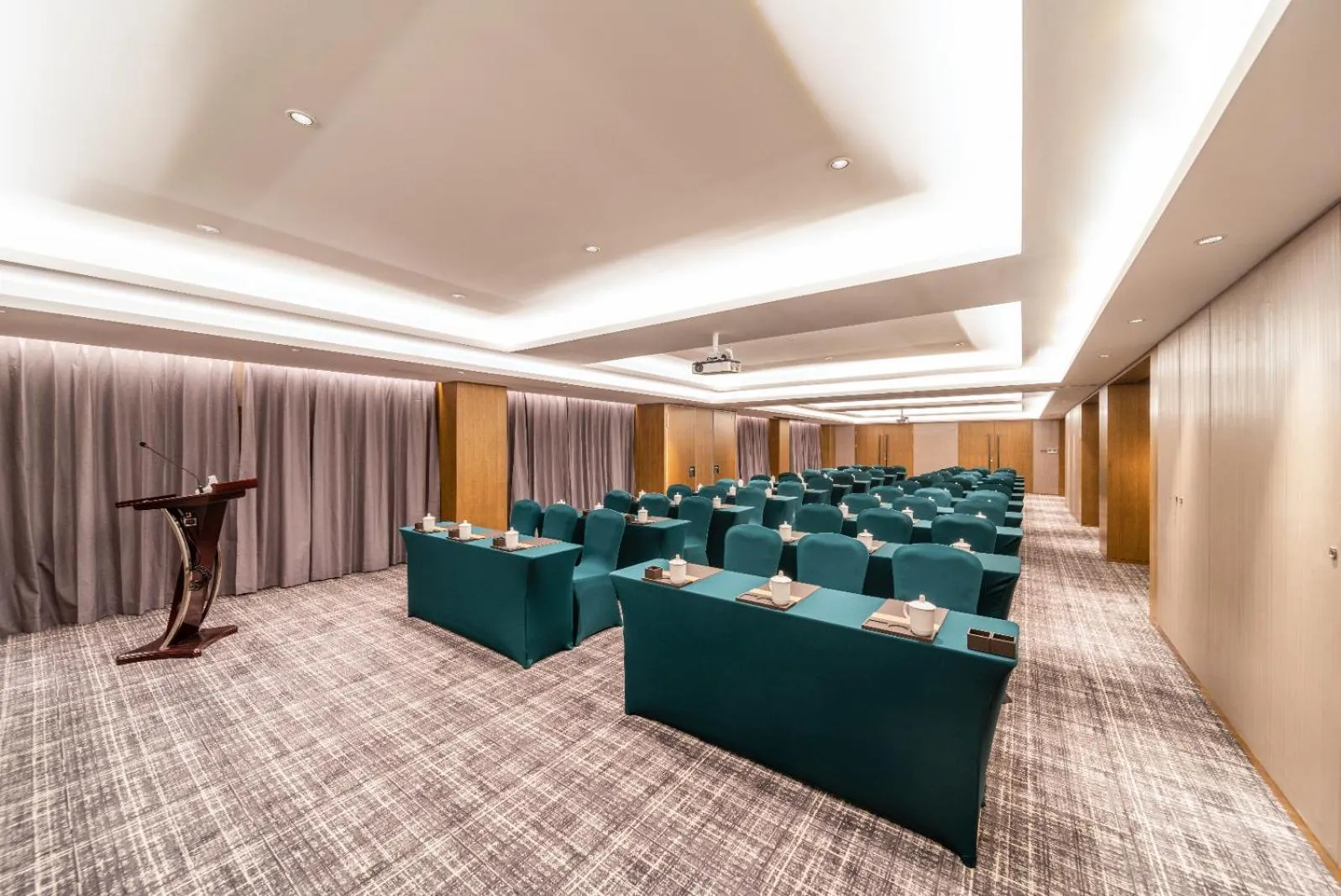 Meeting/conference room in Xence hotel near Xiamen Airport & SM Mall