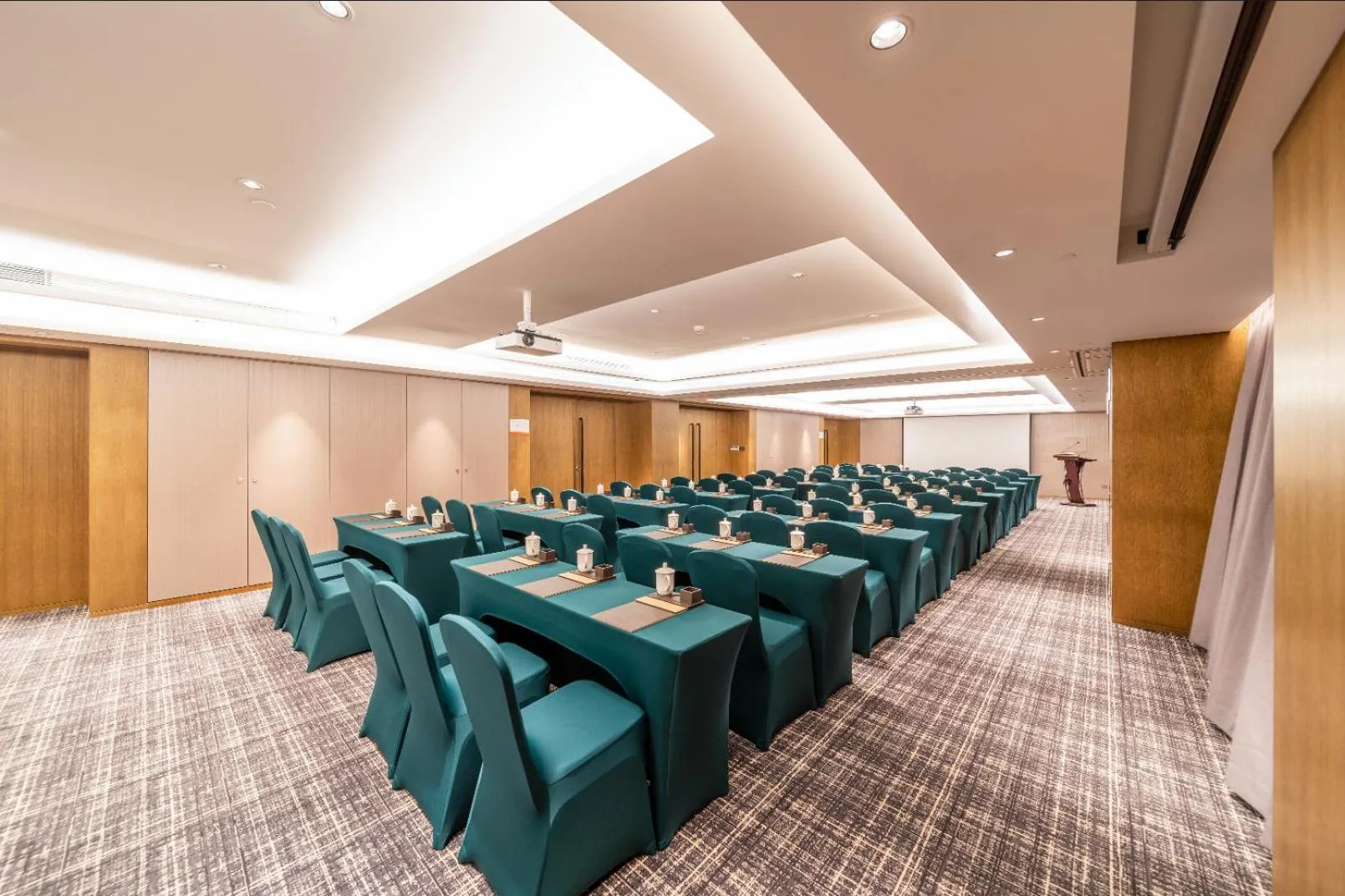 Meeting/conference room in Xence hotel near Xiamen Airport & SM Mall