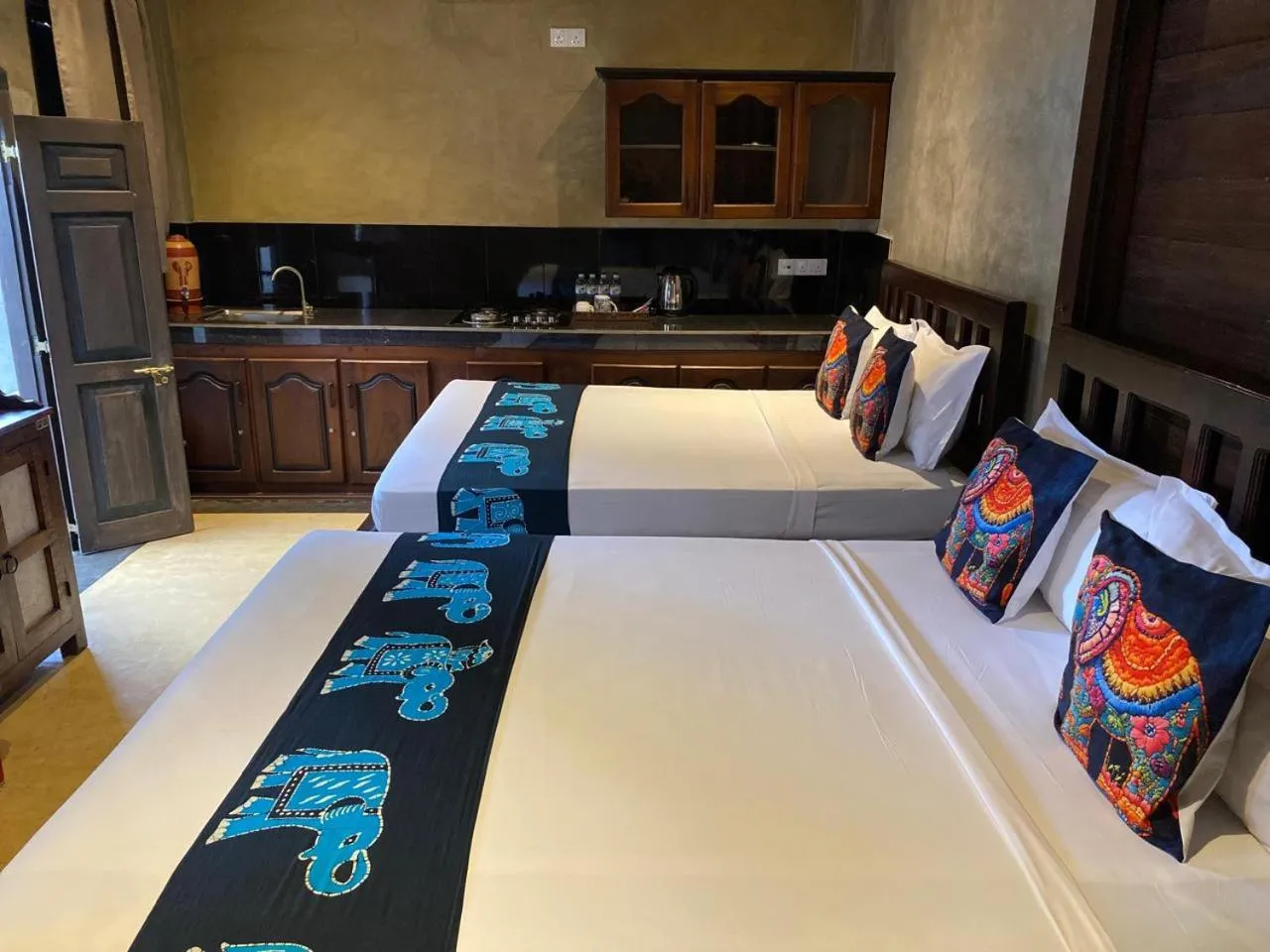 Bed in Negombo Boutique Villa