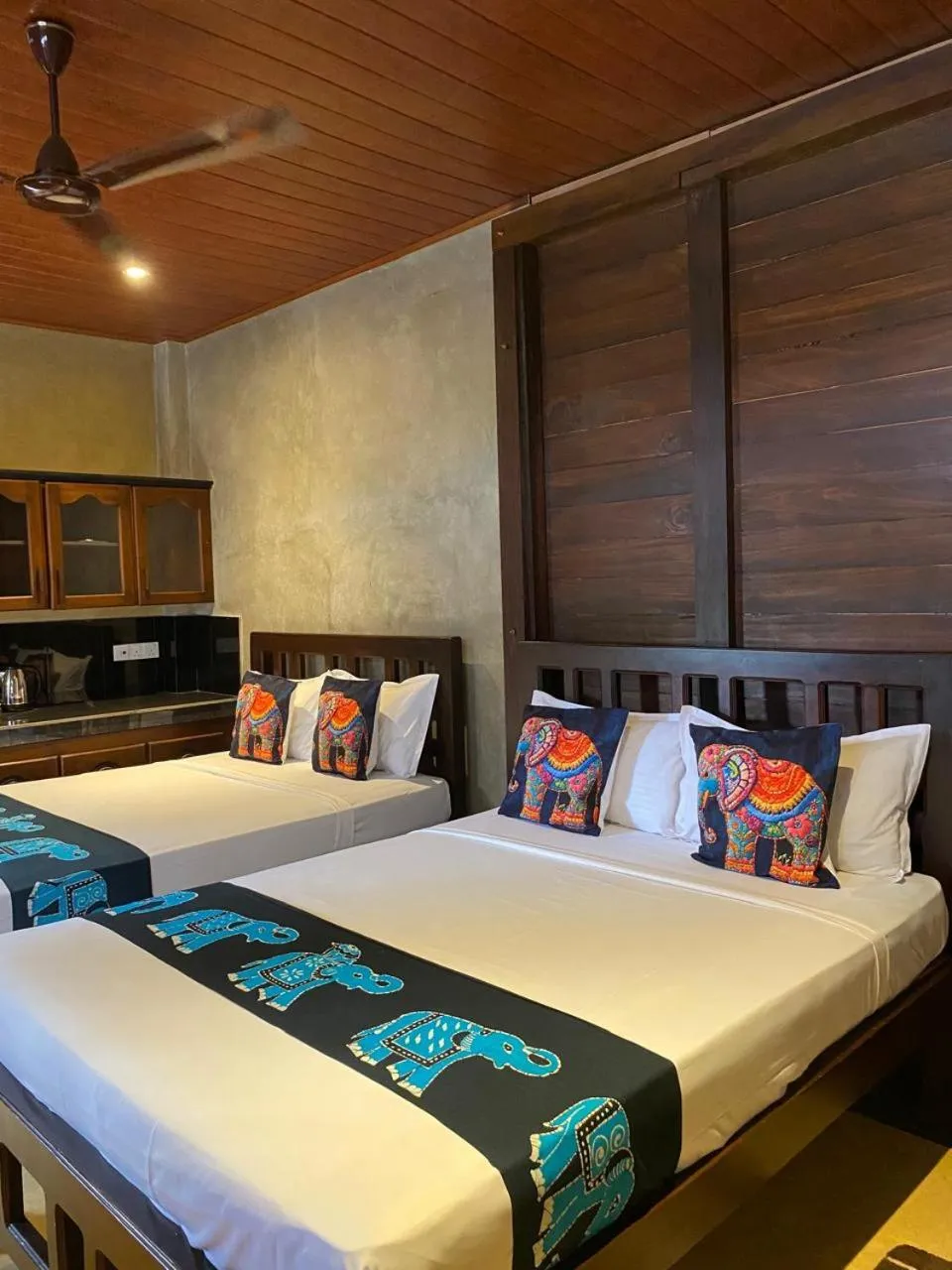 Bed in Negombo Boutique Villa