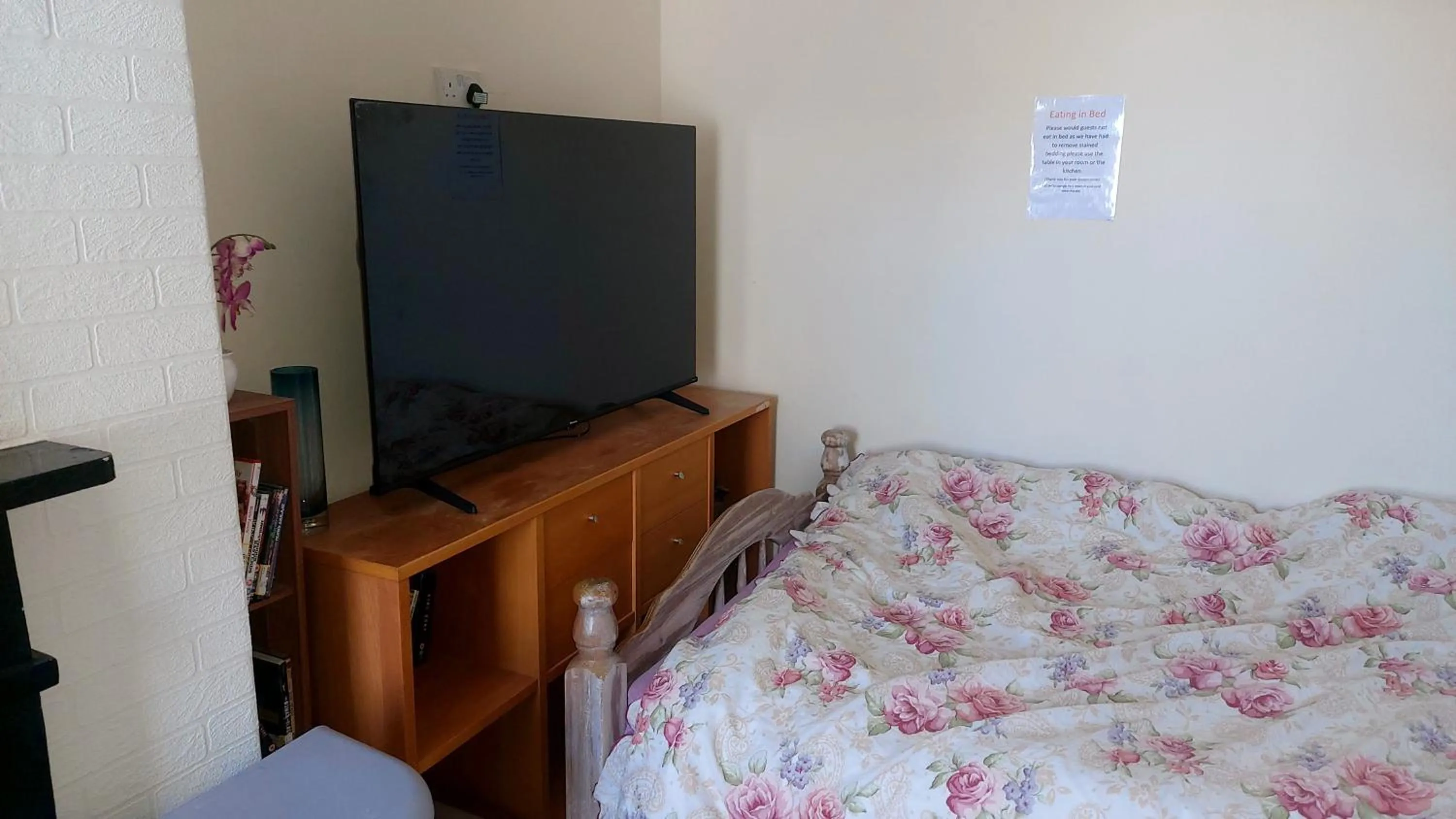 Bed in Phoenix Nights Guest House