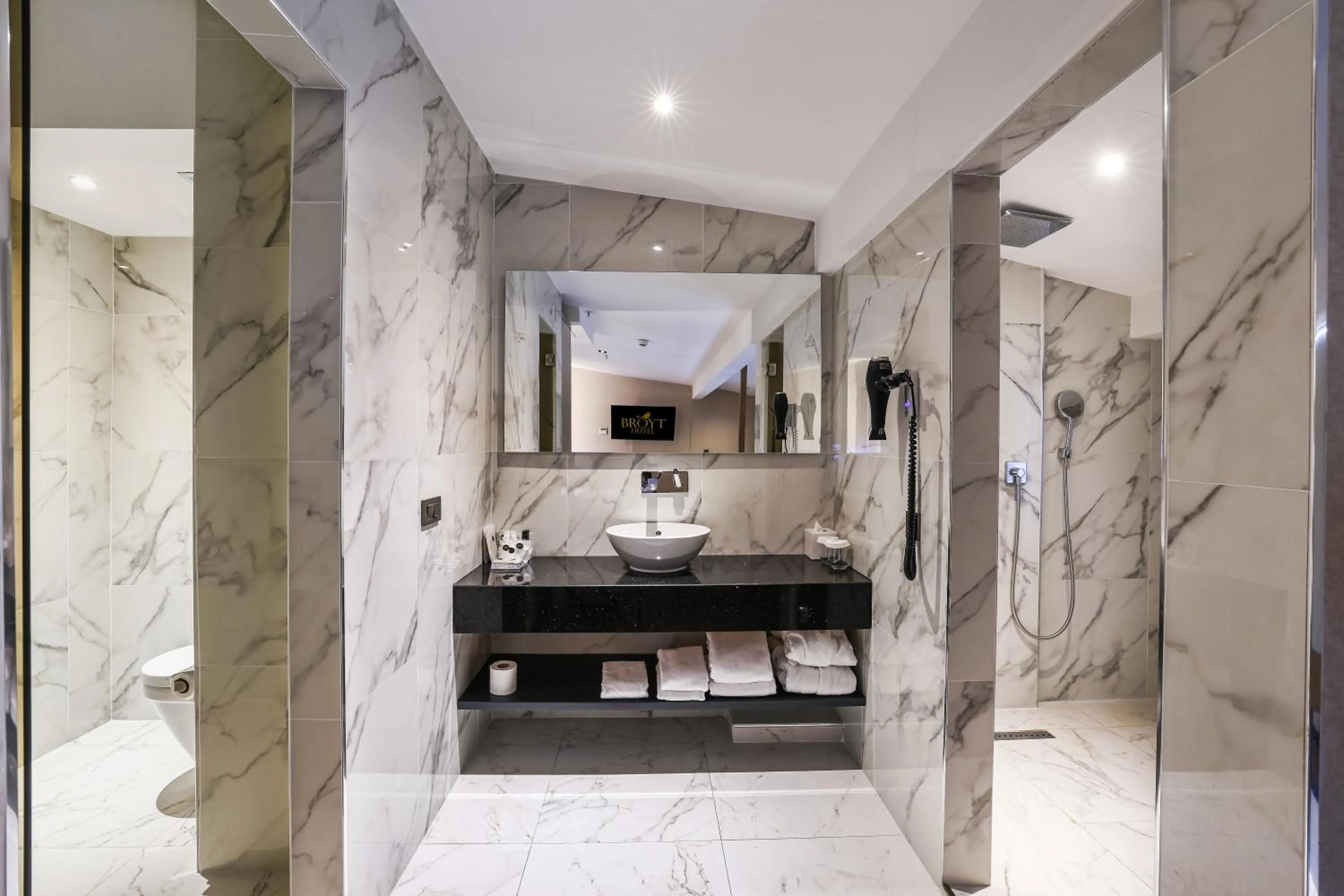 Shower in Broyt Hotel