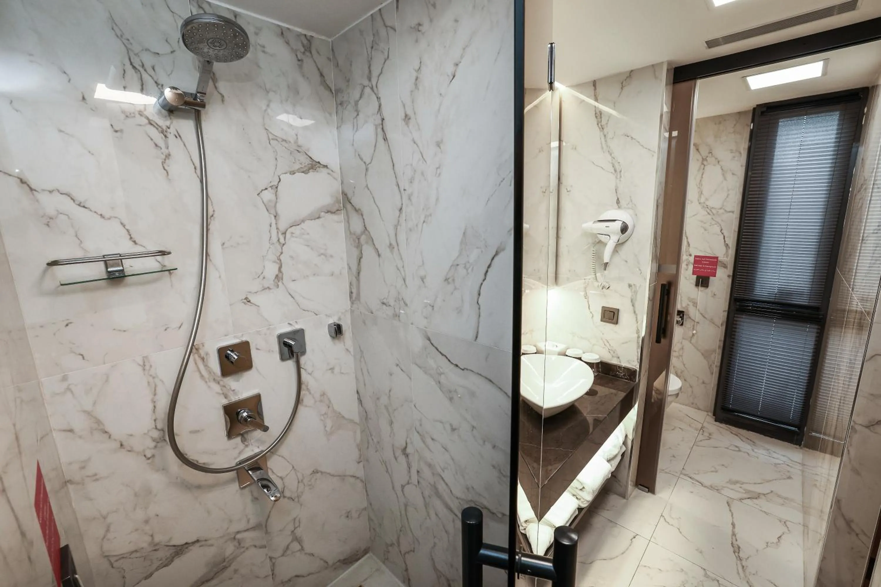 Shower in Broyt Hotel