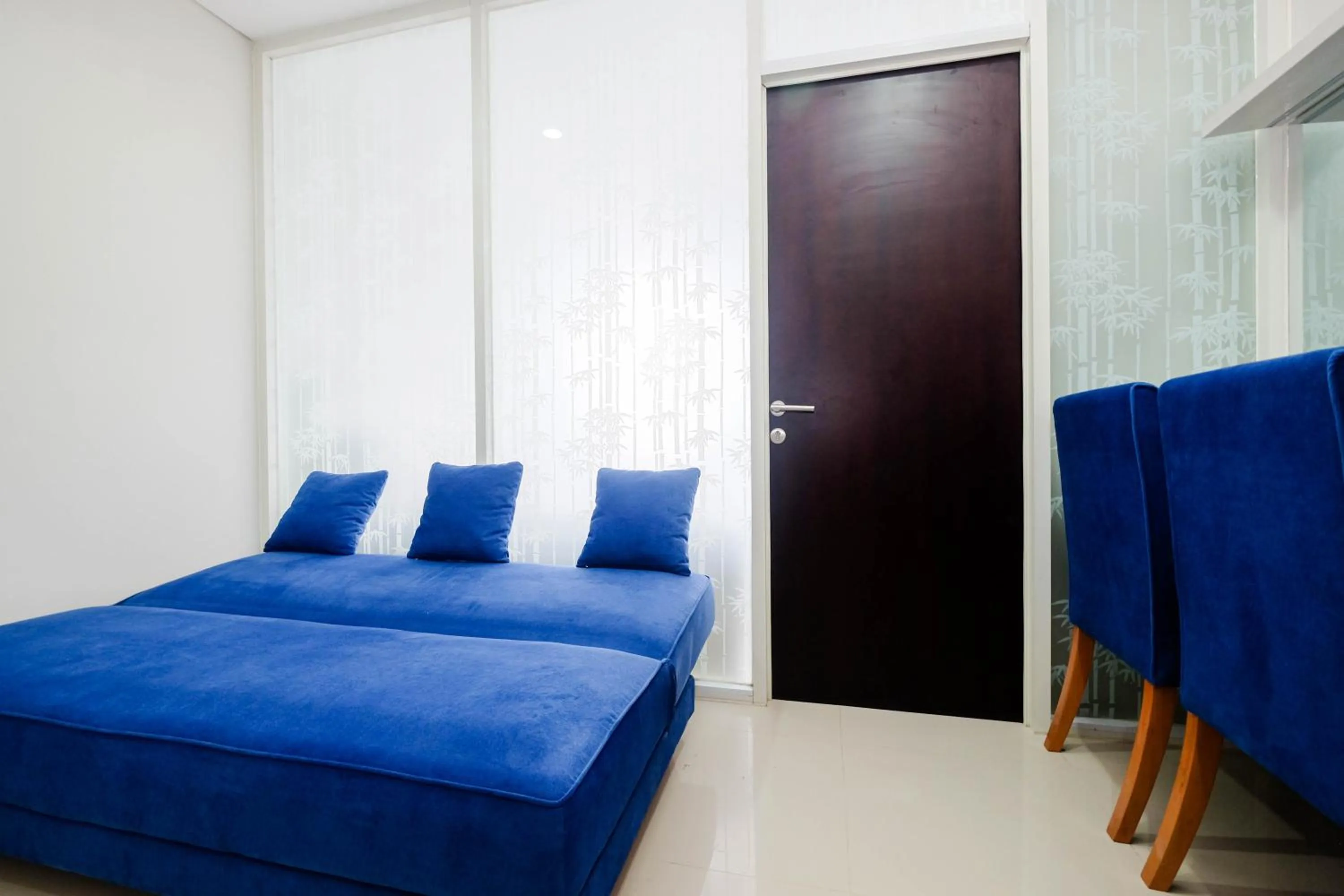 Bed in Cozy and Modern 1BR Apartment at Atlanta Residences By Travelio