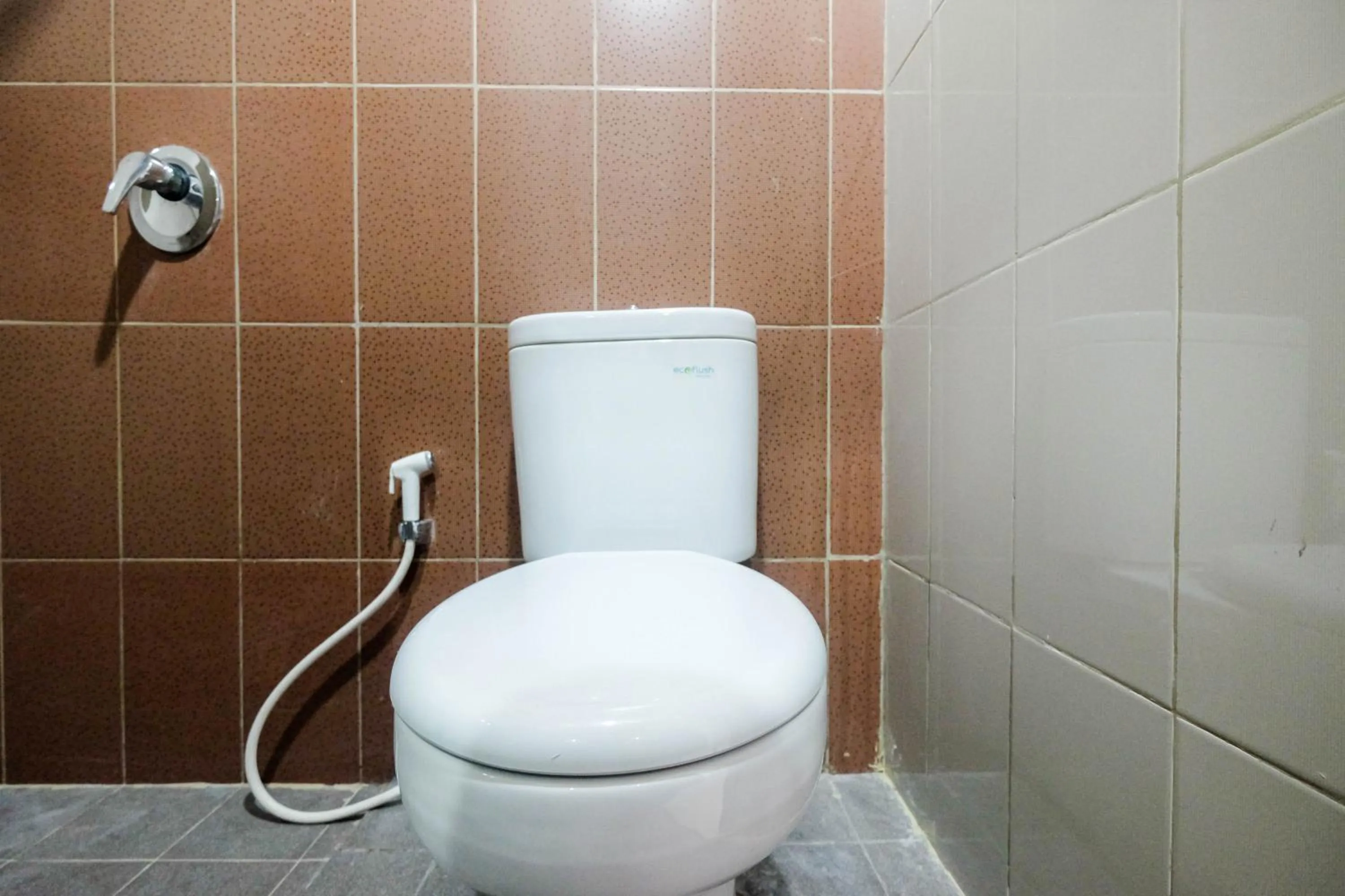 Bathroom in Cozy and Modern 1BR Apartment at Atlanta Residences By Travelio