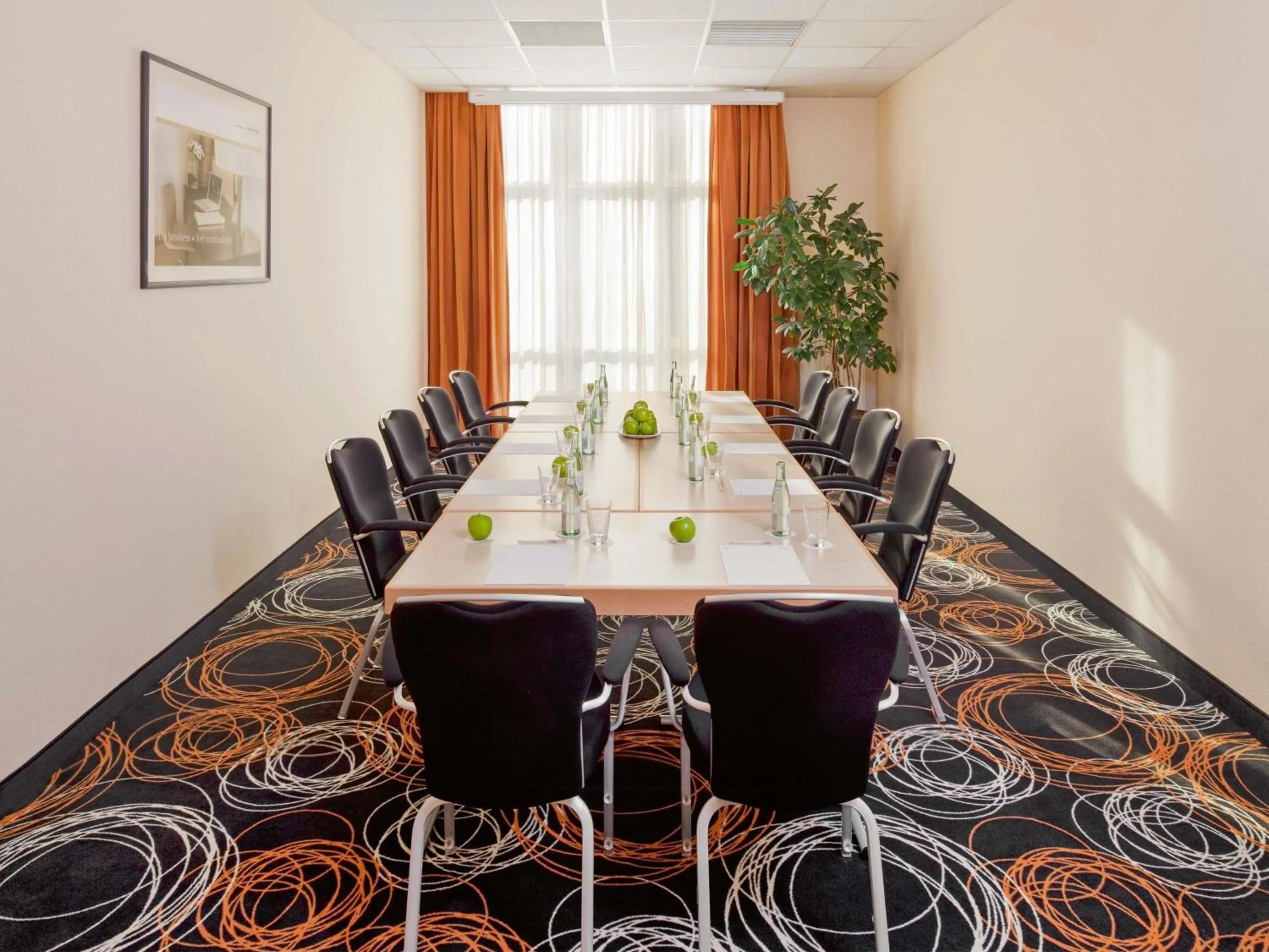 Meeting/conference room in Mövenpick Hotel Nürnberg Airport