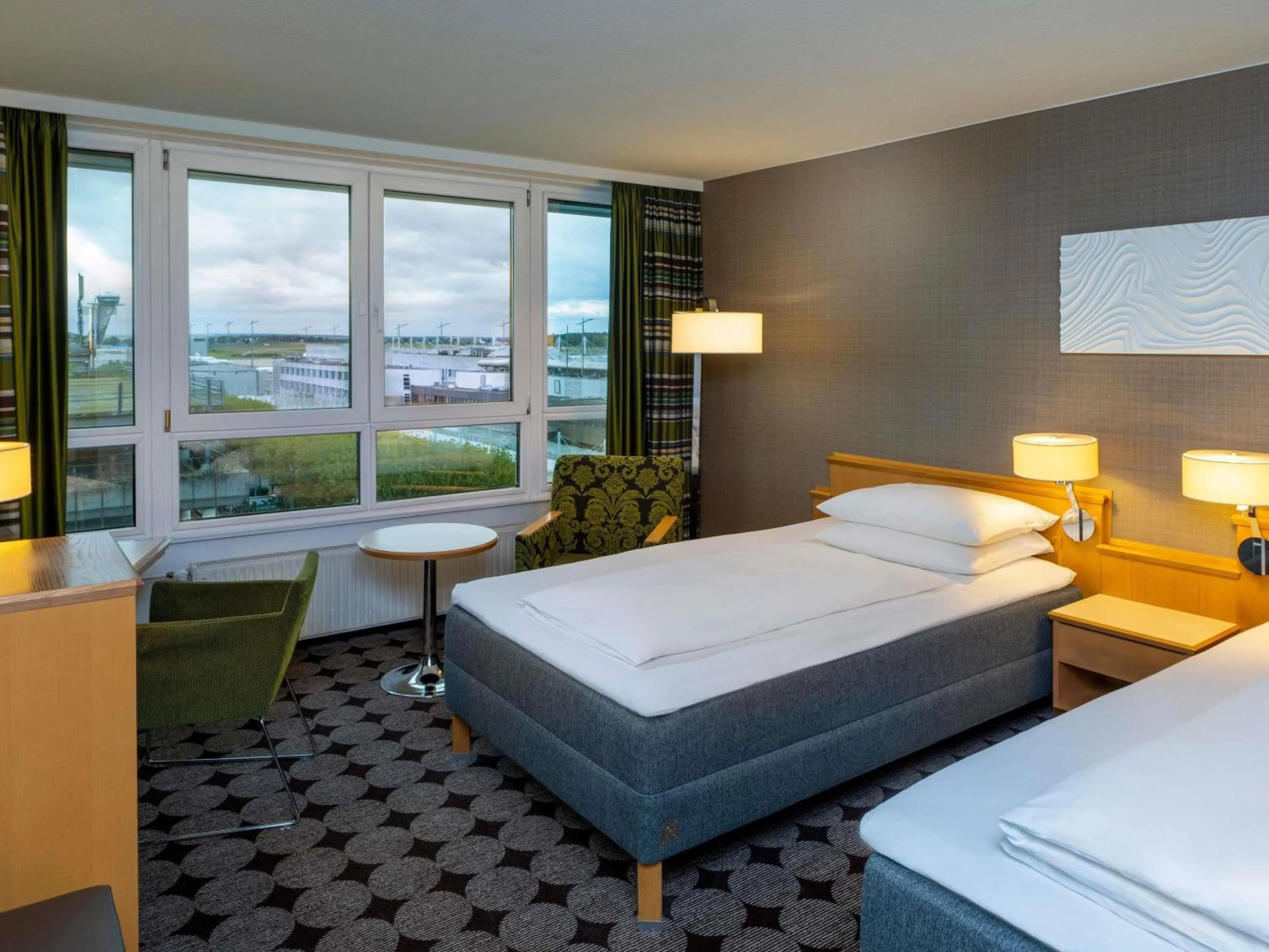 Bedroom, Bed in Mövenpick Hotel Nürnberg Airport