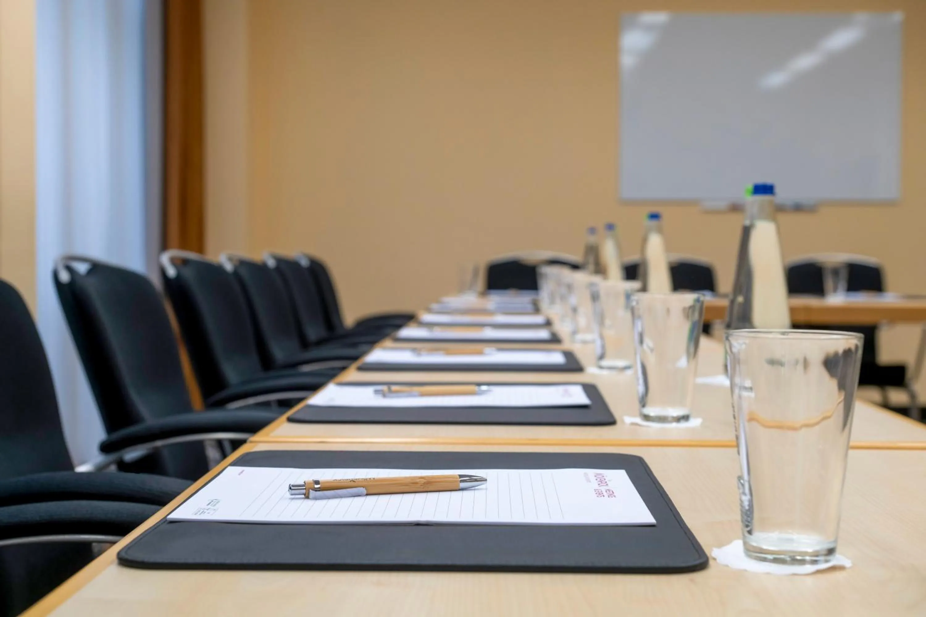 Meeting/conference room in Mövenpick Hotel Nürnberg Airport