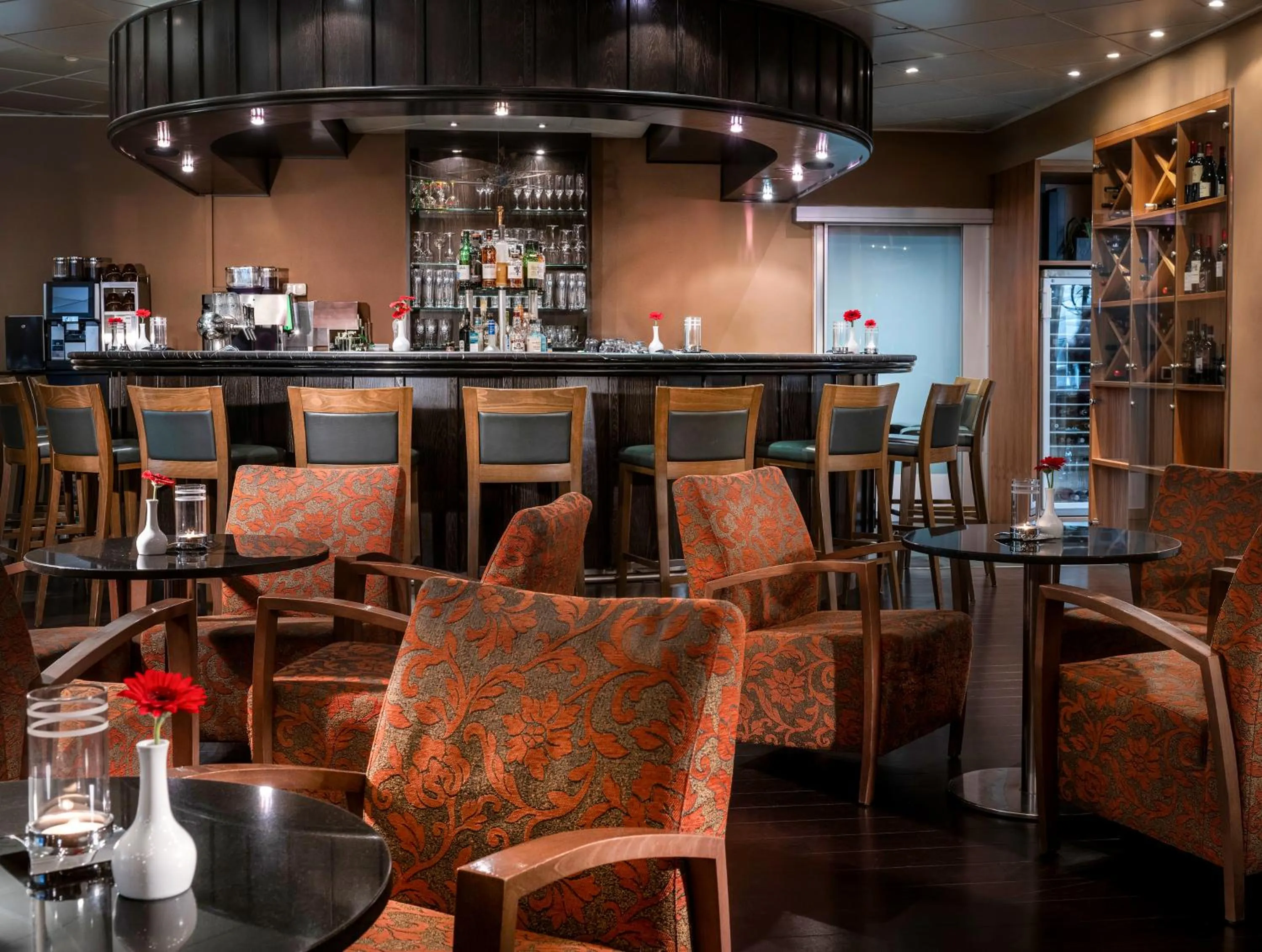 Lounge or bar in Mövenpick Hotel Nürnberg Airport