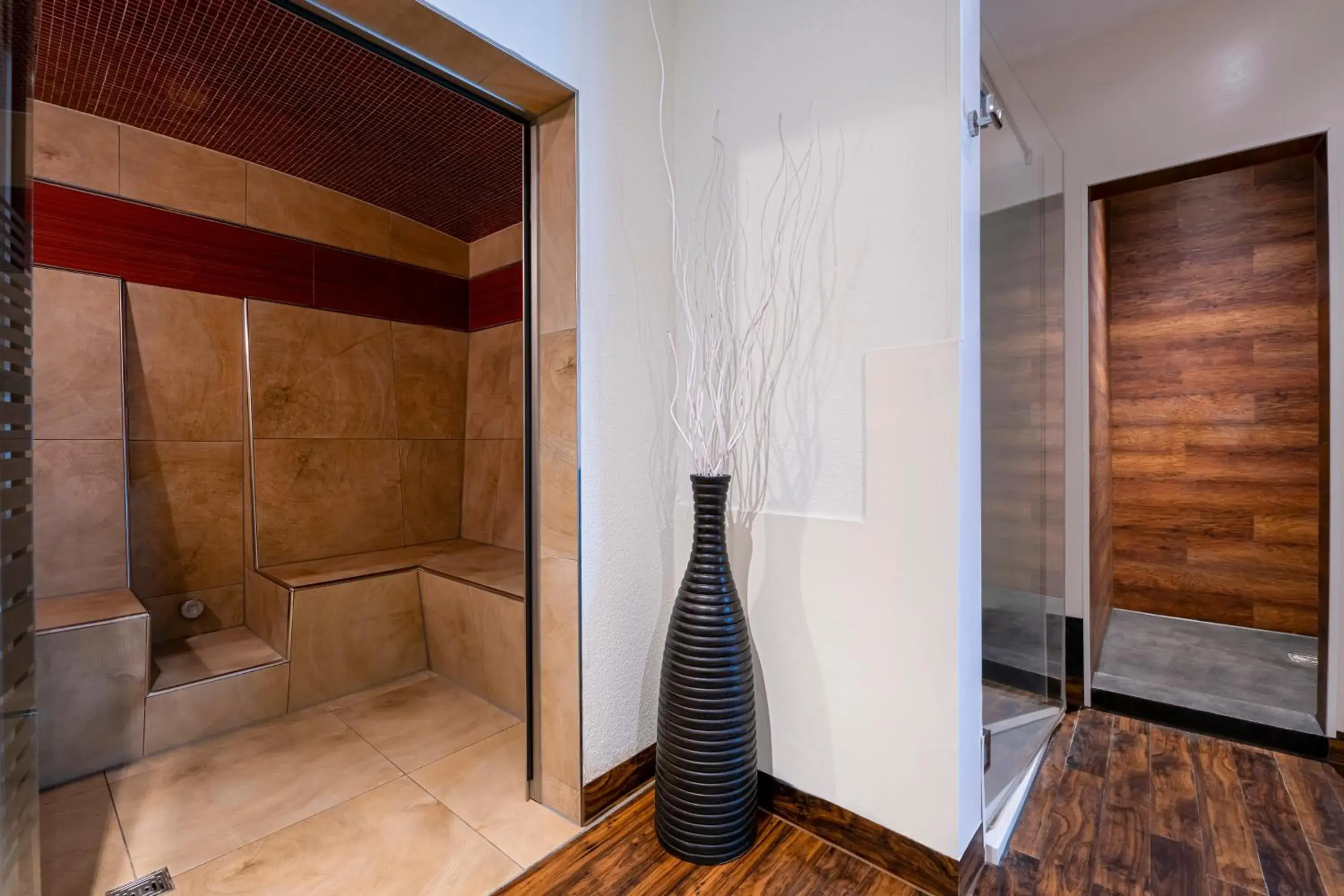 Spa and wellness centre/facilities in Mövenpick Hotel Nürnberg Airport Spa and wellness centre/facilities in Mövenpick Hotel Nürnberg Airport