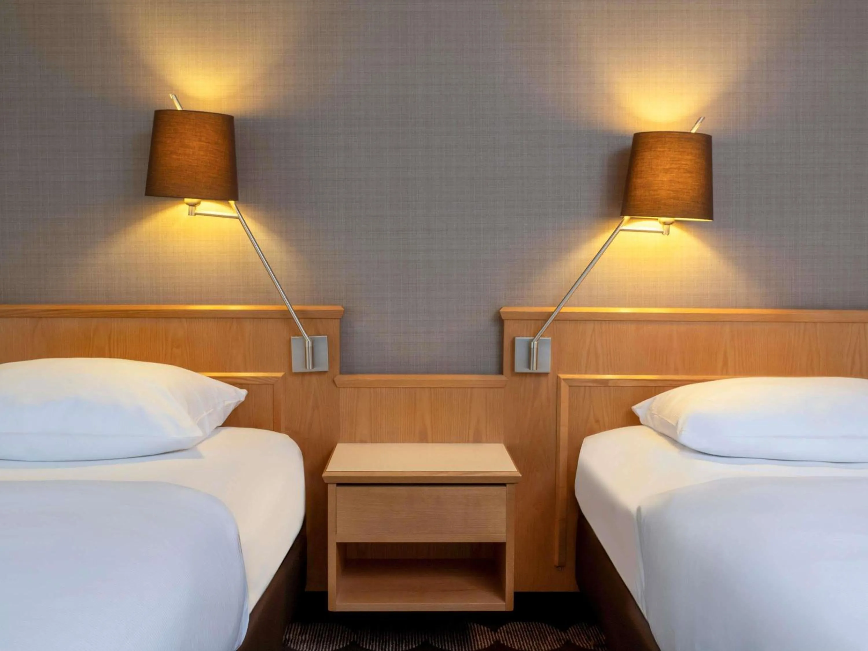 Bedroom, Bed in Mövenpick Hotel Nürnberg Airport