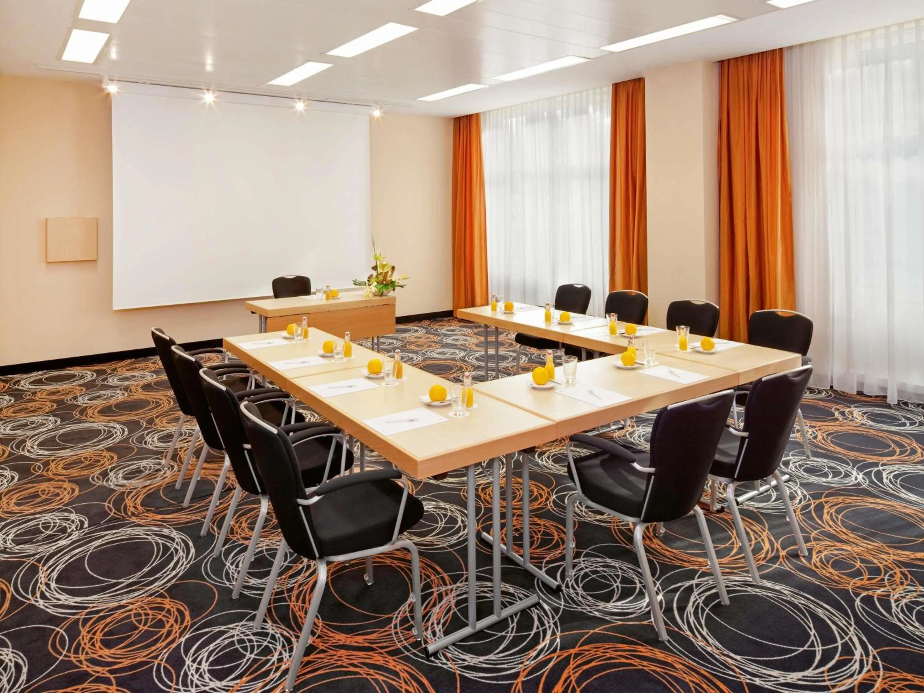 Meeting/conference room in Mövenpick Hotel Nürnberg Airport