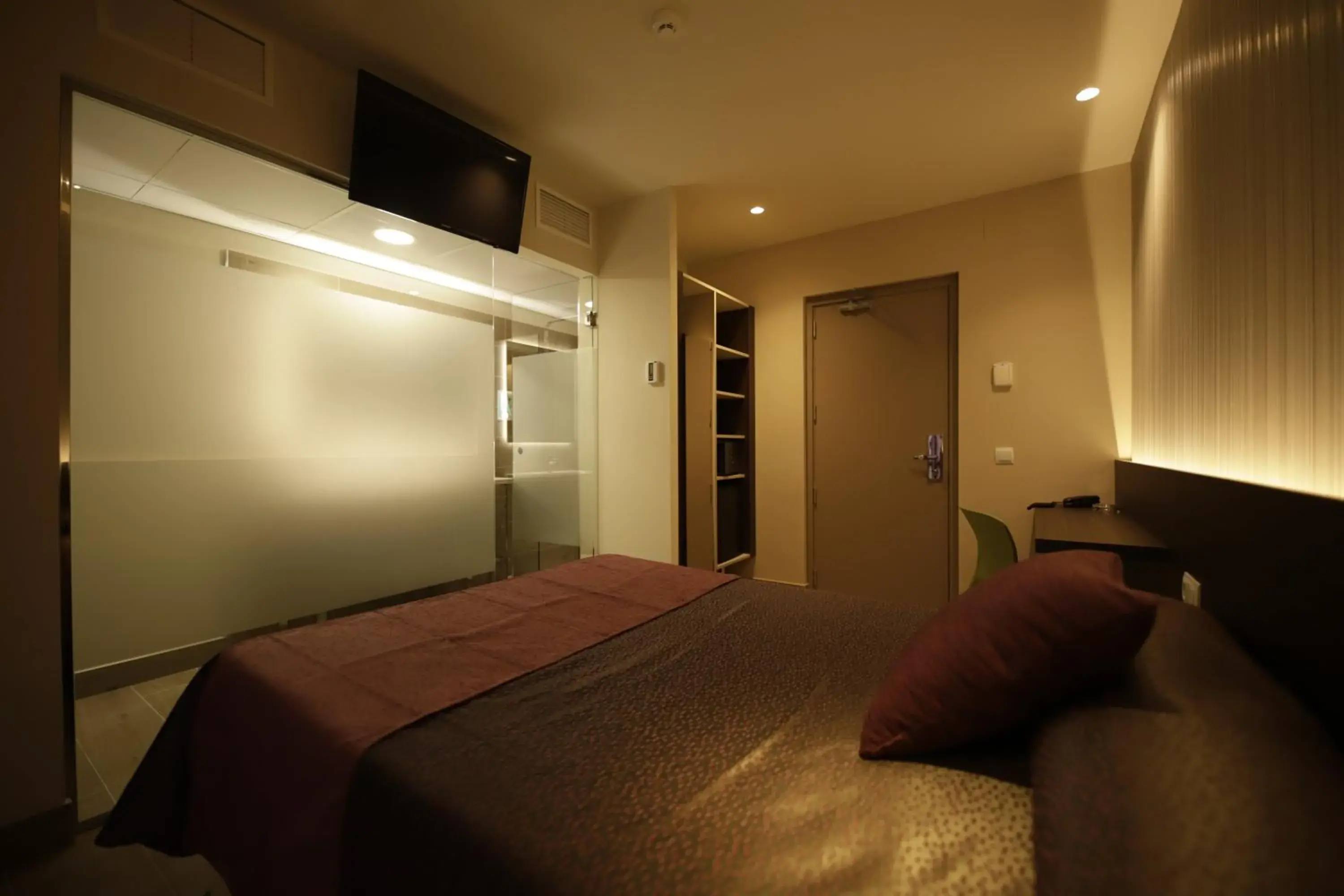 Photo of the whole room, Bed in Hotel Papi Blau Photo of the whole room, Bed in Hotel Papi Blau