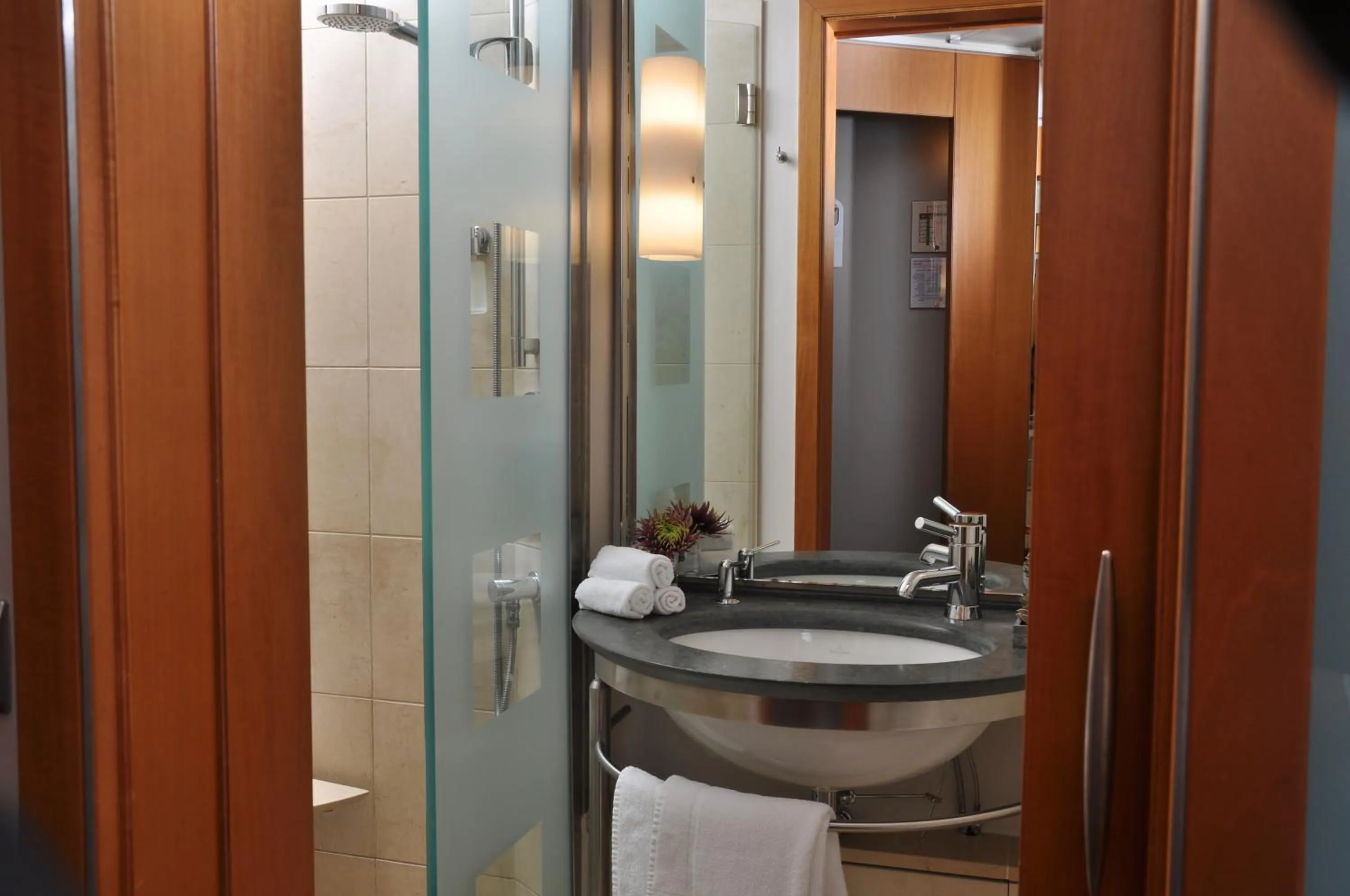 Shower in Hotel Eggers Hamburg