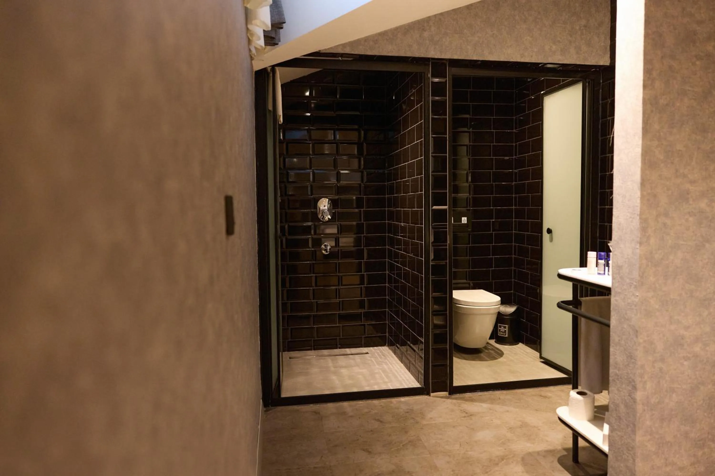 Shower in Avantgarde Urban Sisli