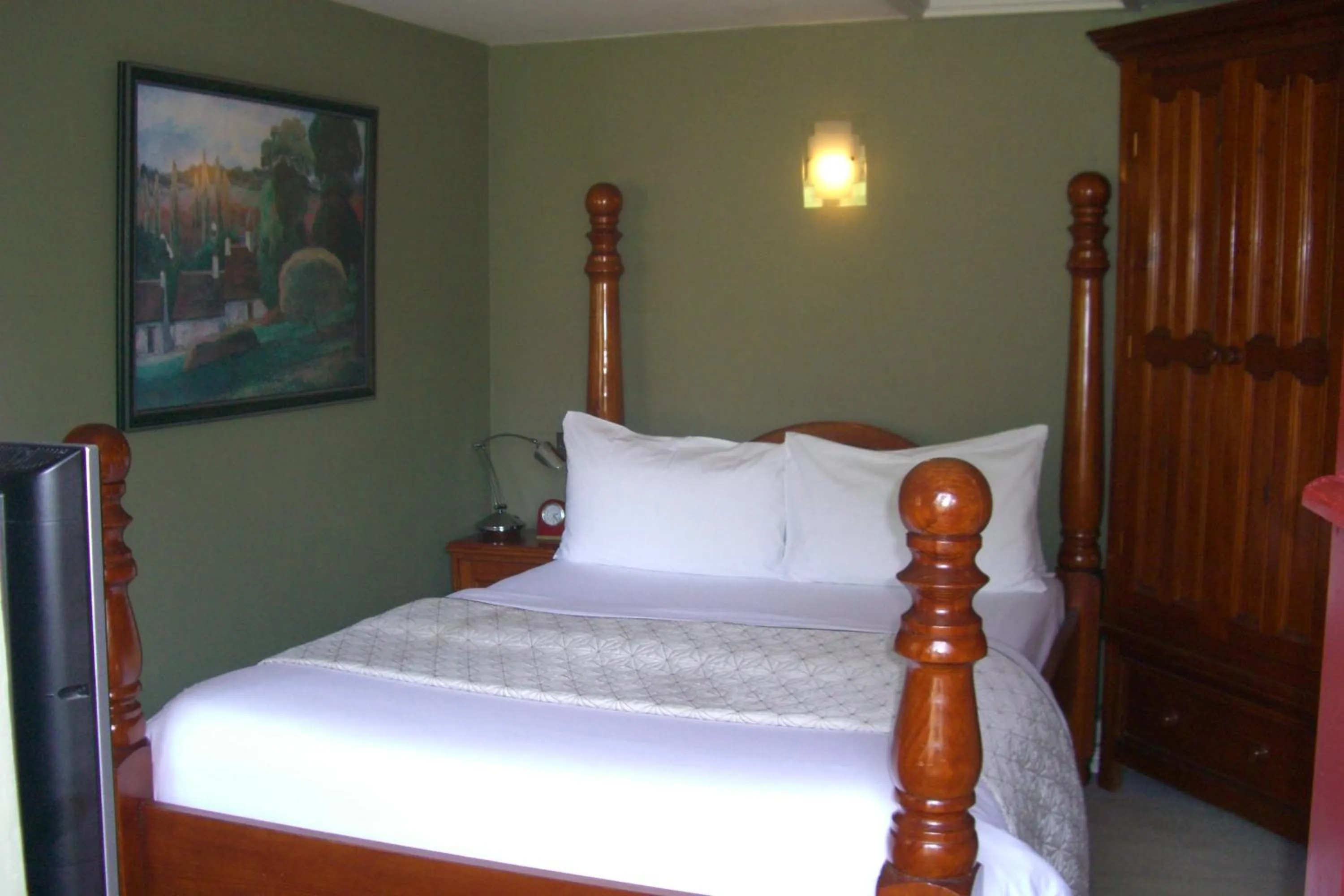 Bed in Ash Farm Country House