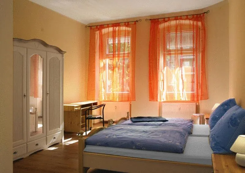 Bedroom, Bed in City Quartier