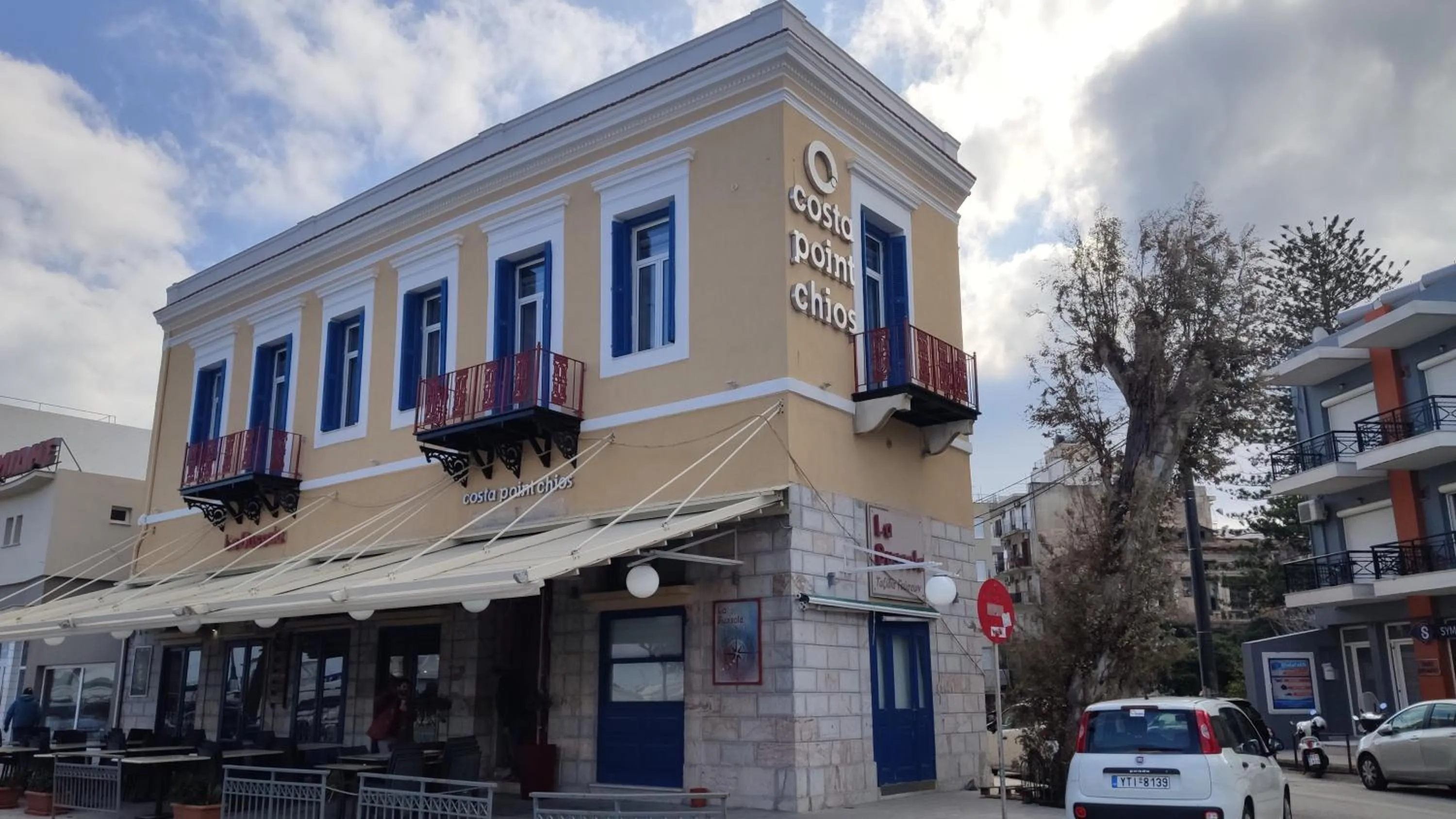 Property building in Costa Point Chios