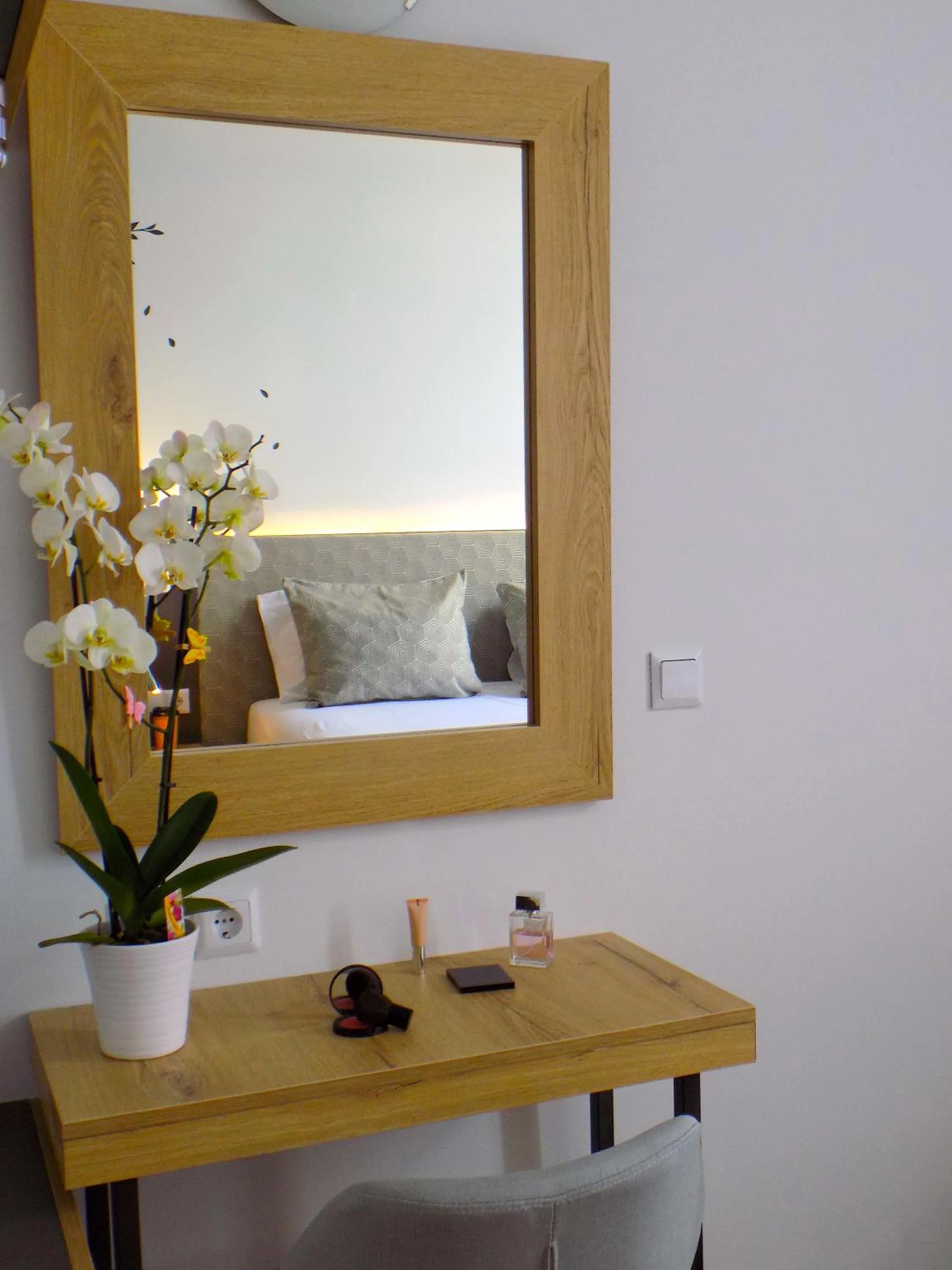 Photo of the whole room in Costa Point Chios