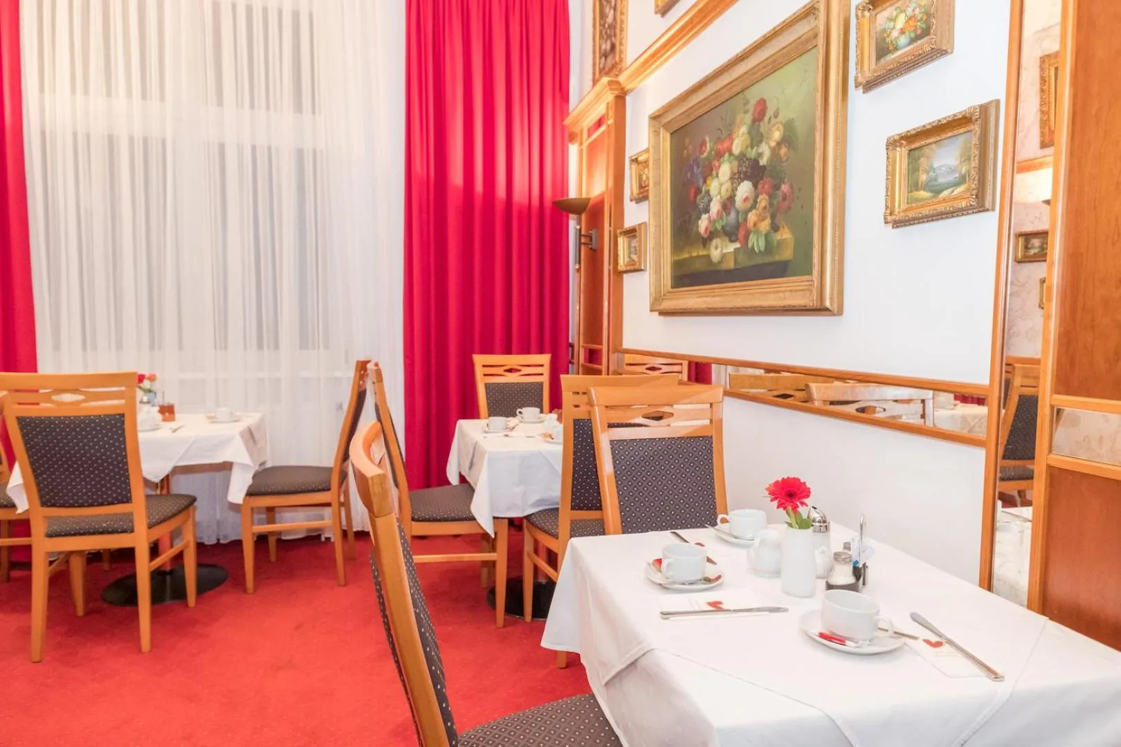 Buffet breakfast in Hotel Bayernland