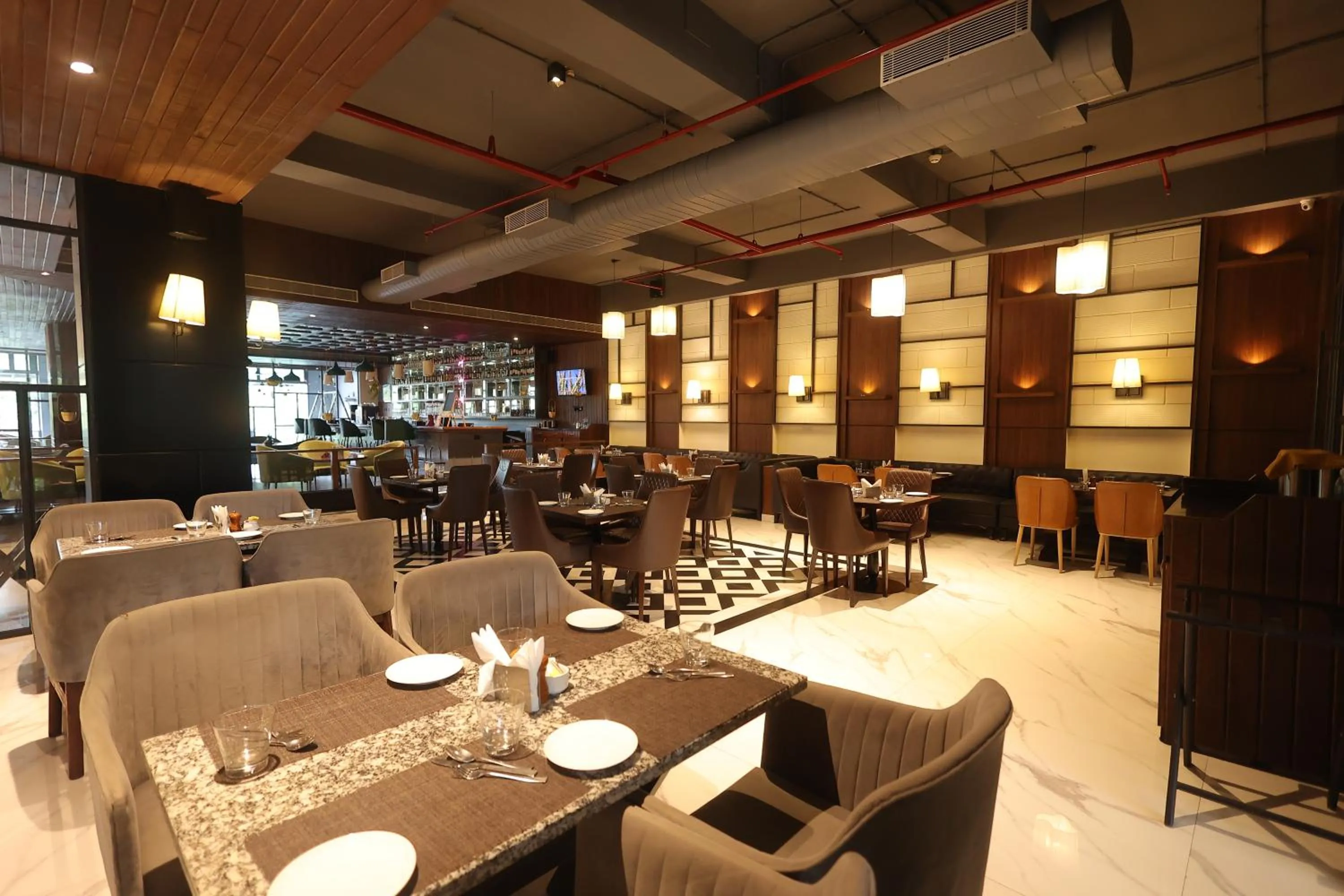 Restaurant/places to eat in Hotel Polo Towers Agartala