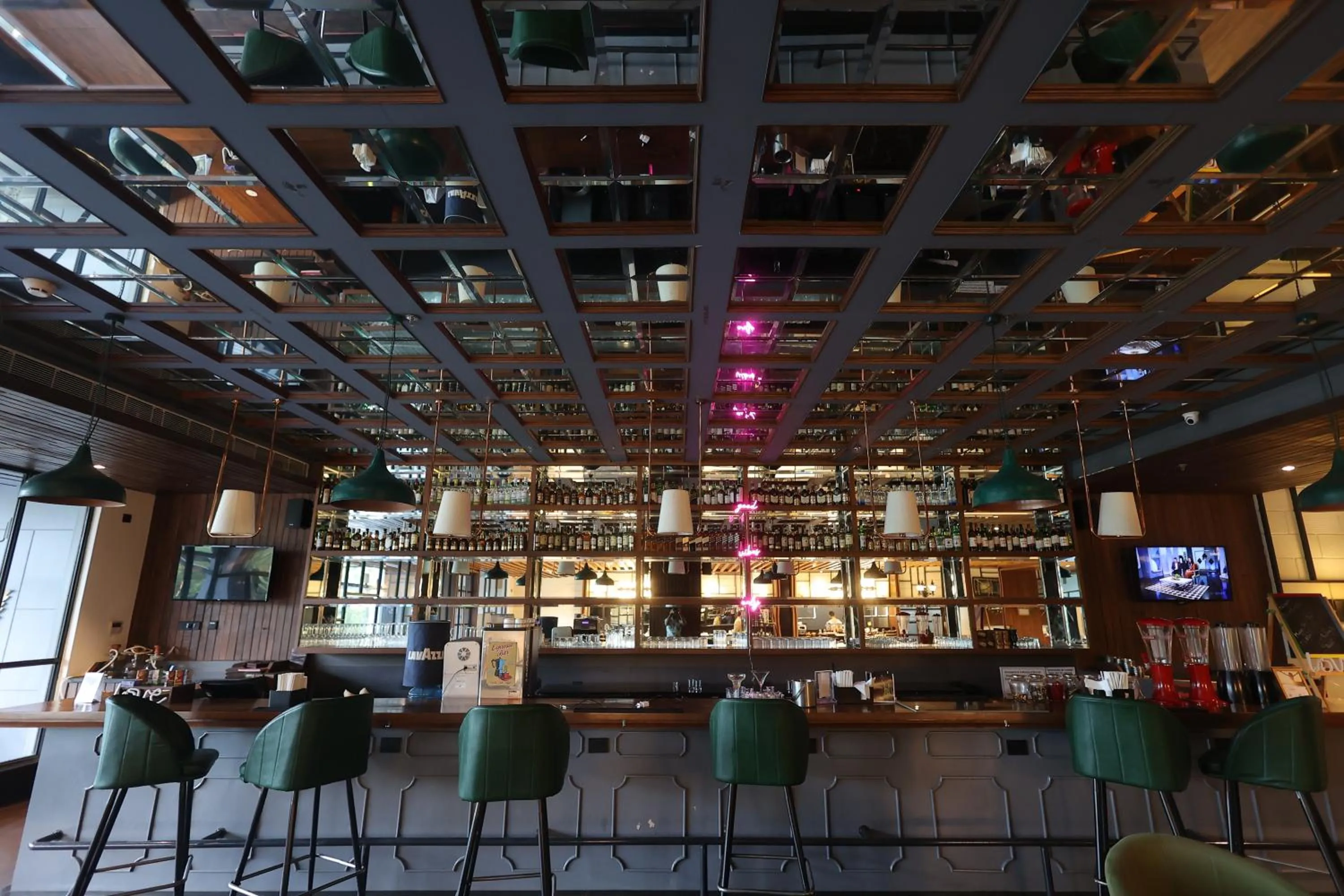 Restaurant/places to eat in Hotel Polo Towers Agartala