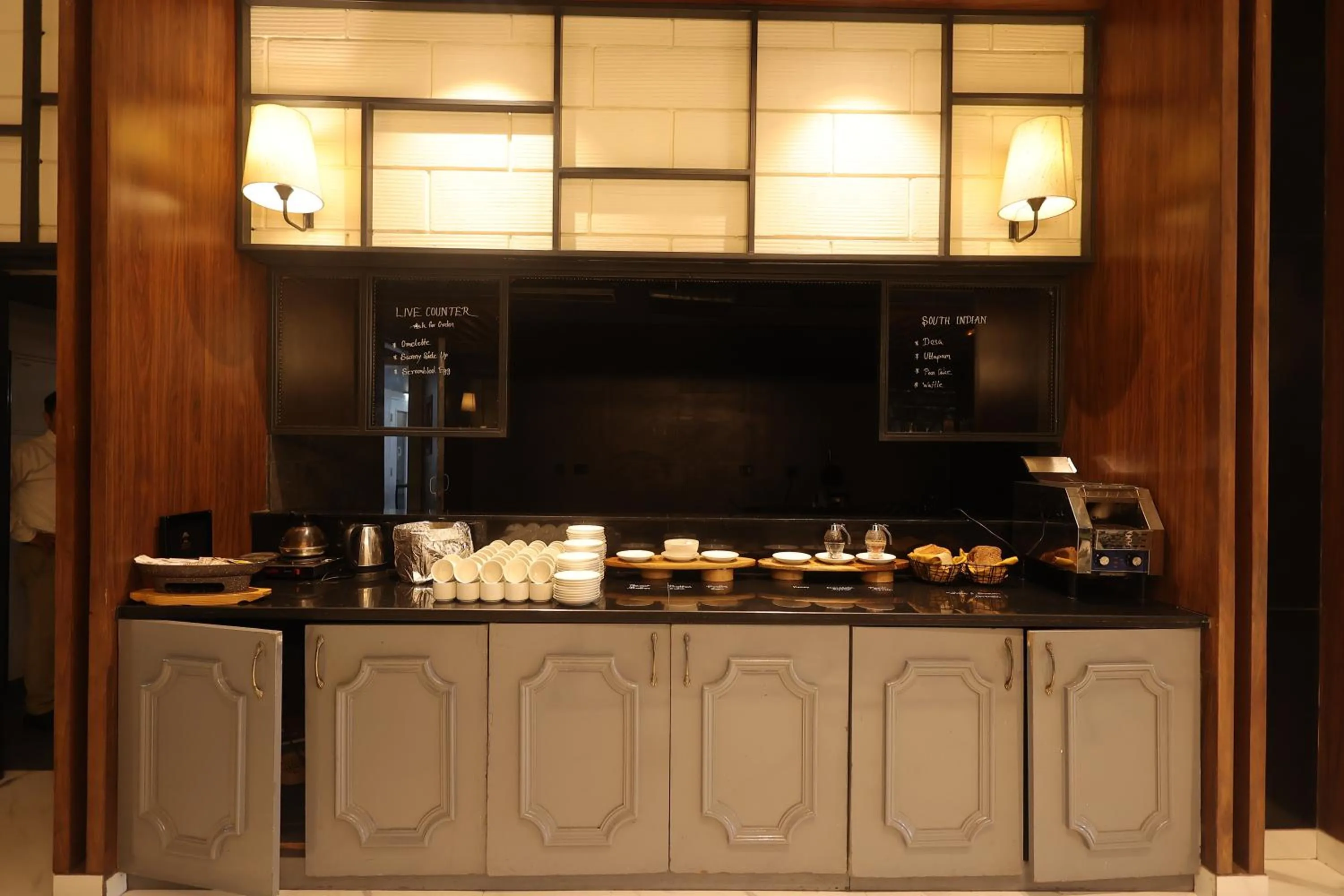 Restaurant/places to eat in Hotel Polo Towers Agartala