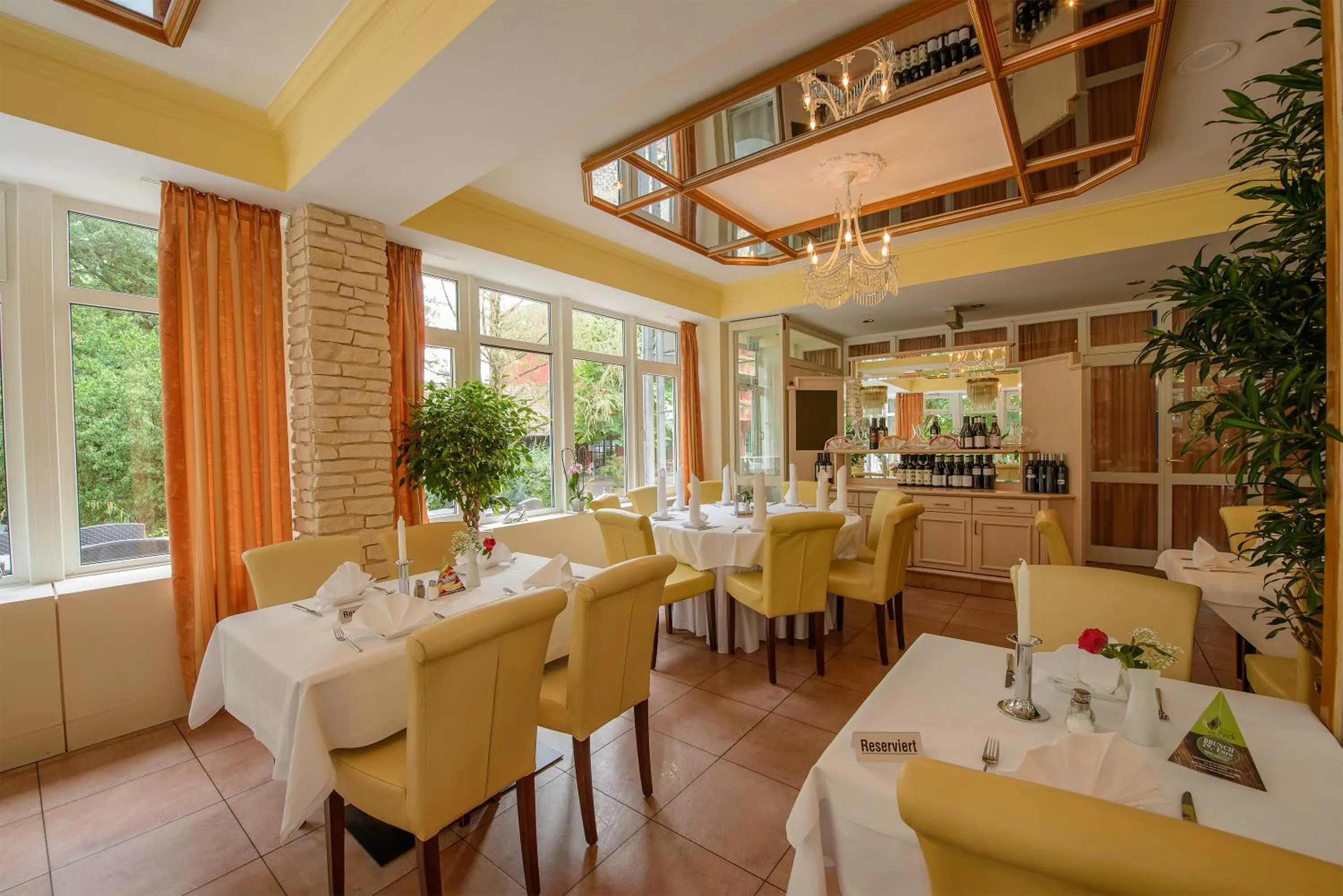 Restaurant/places to eat in Parkhotel Frankfurt Airport