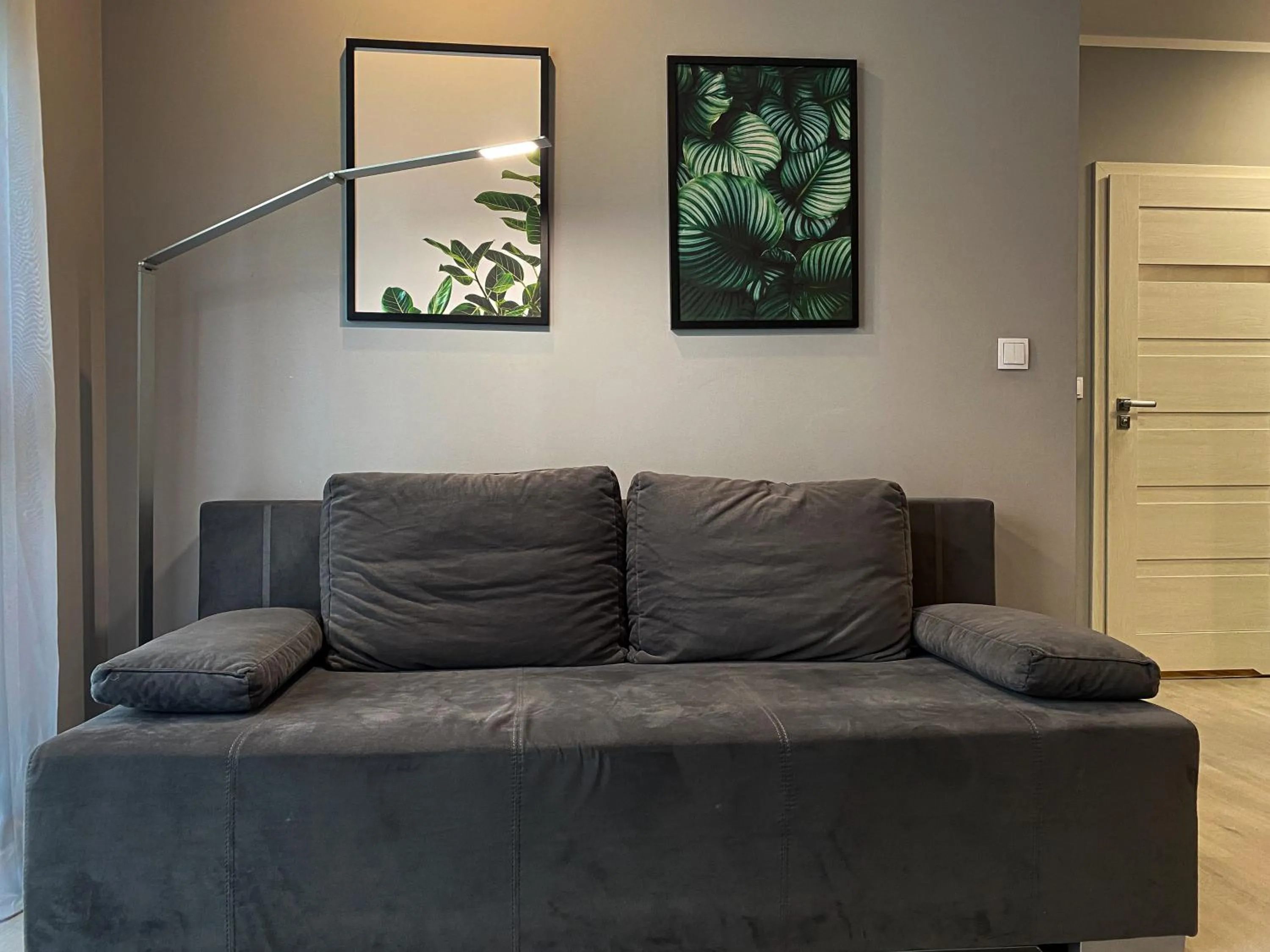 Communal lounge/ TV room in BP Apartment IV