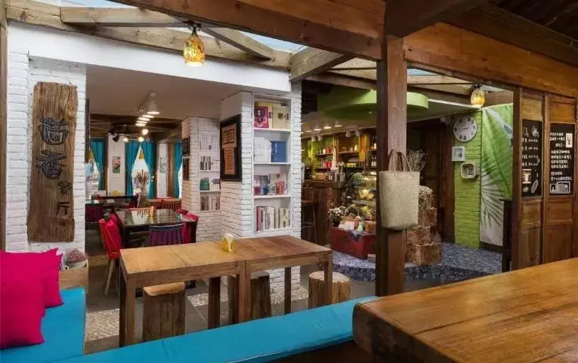 Restaurant/places to eat in Blossom Hill Inn Lijiang Neverland Restaurant/places to eat in Blossom Hill Inn Lijiang Neverland