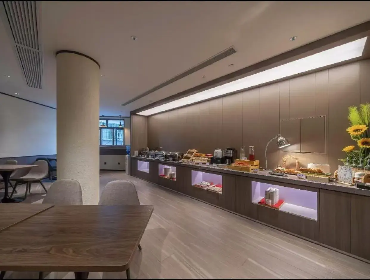 Food and drinks in Hanting Hotel(Shanghai Lujiazui Minsheng Road Subway Station) Food and drinks in Hanting Hotel(Shanghai Lujiazui Minsheng Road Subway Station)