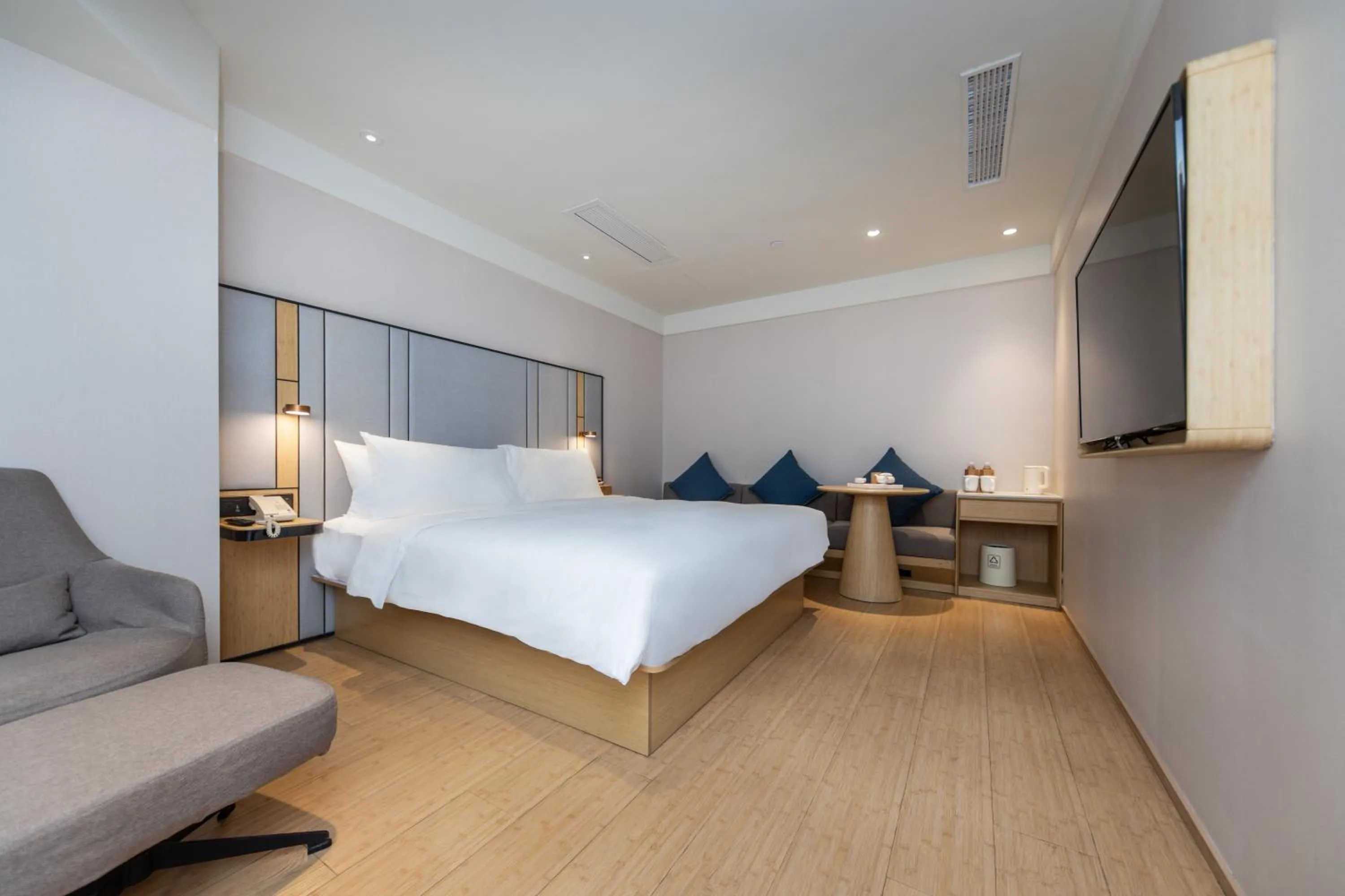 Ji Hotel (Shanghai Bund Ningbo Road)