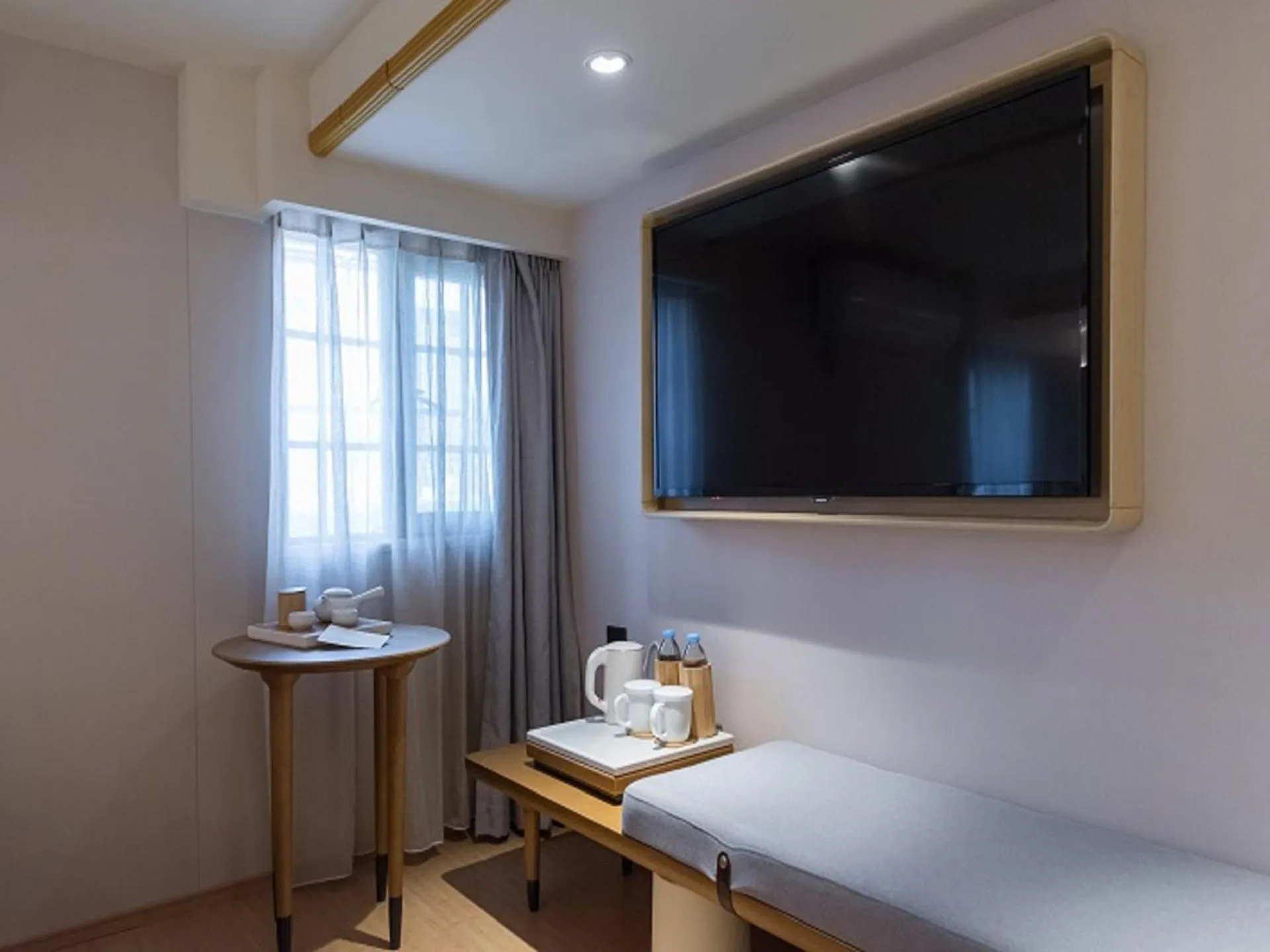 Ji Hotel (Shanghai Bund Ningbo Road)