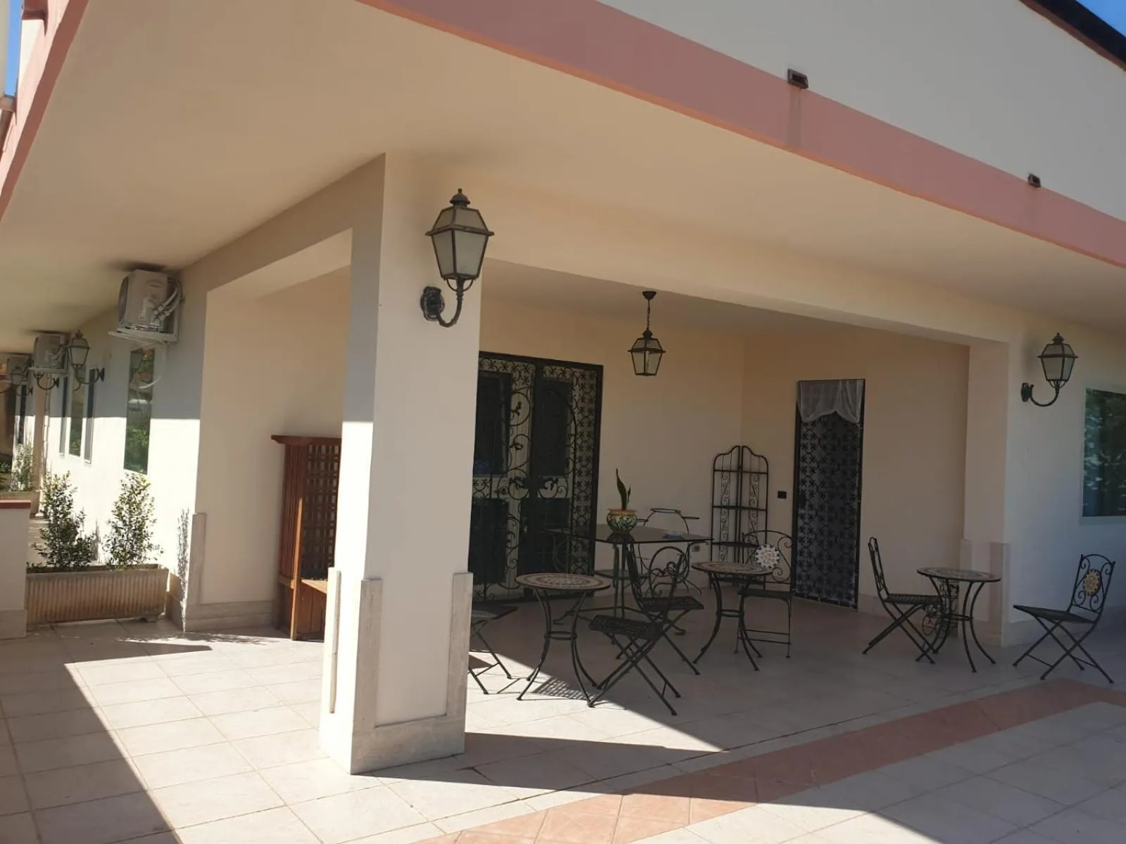 Facade/entrance in Villa Francesca