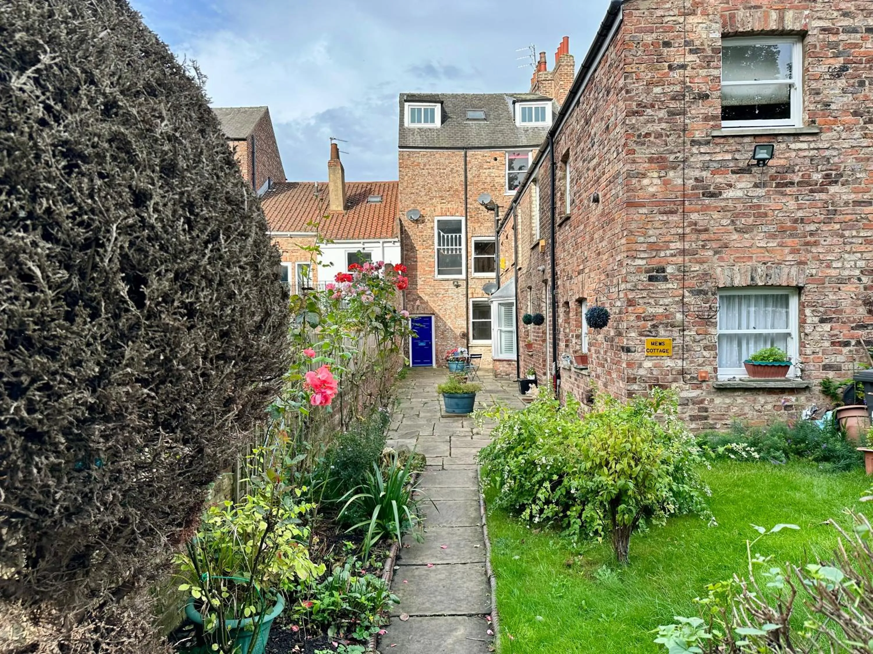Property building in Gillygate Nest with Free Allocated Parking