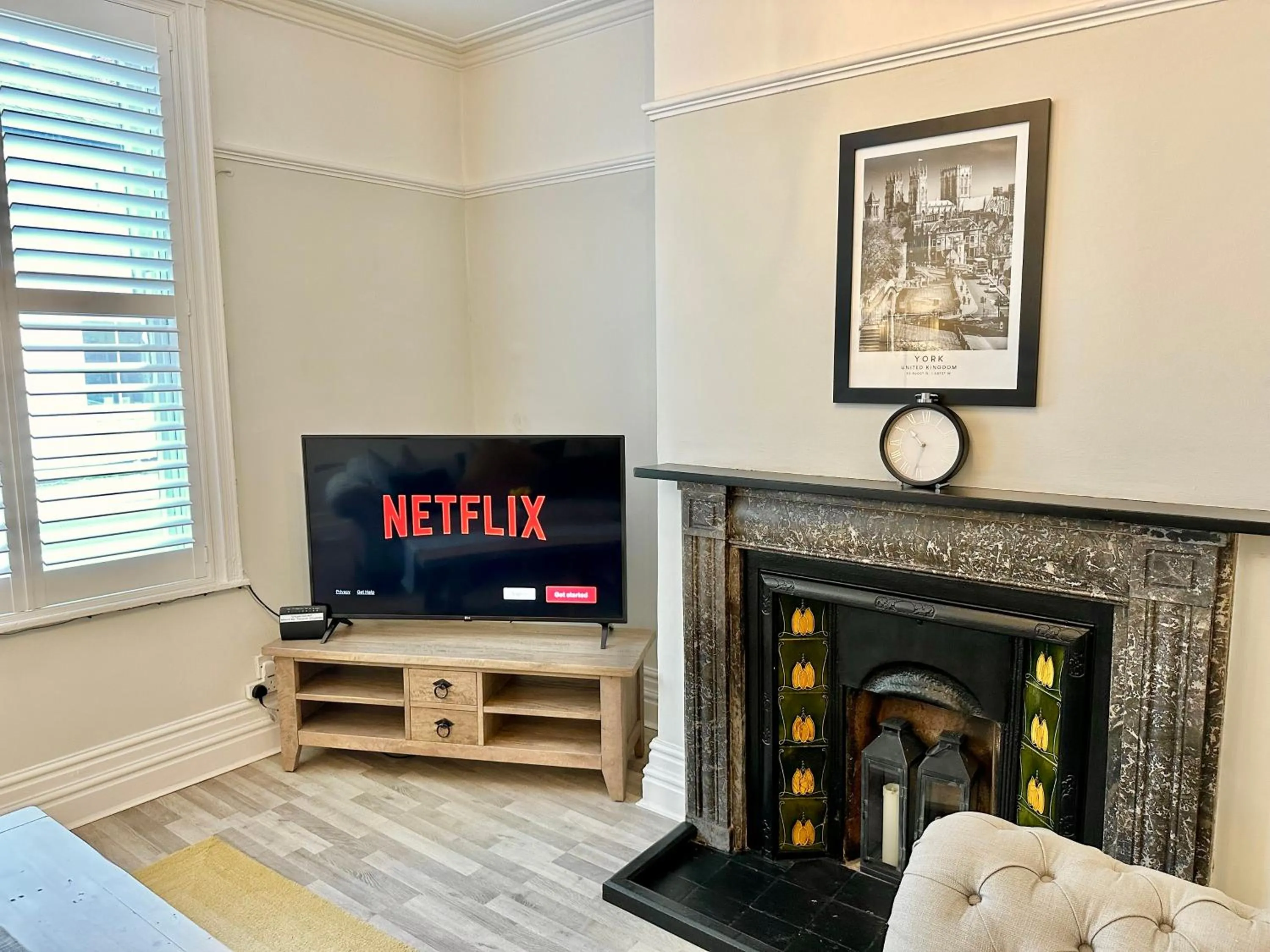 Living room in Gillygate Nest with Free Allocated Parking