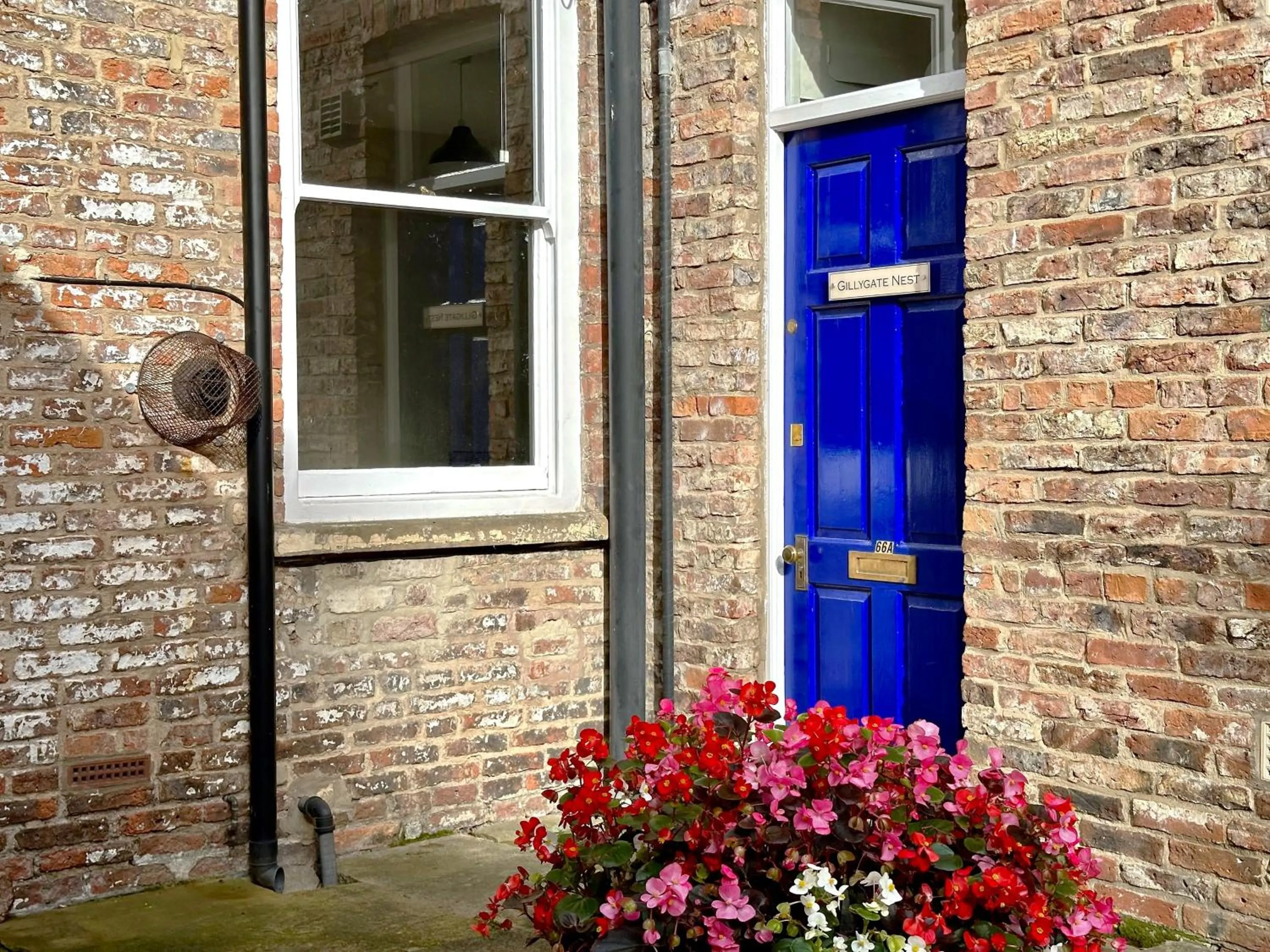 Facade/entrance in Gillygate Nest with Free Allocated Parking