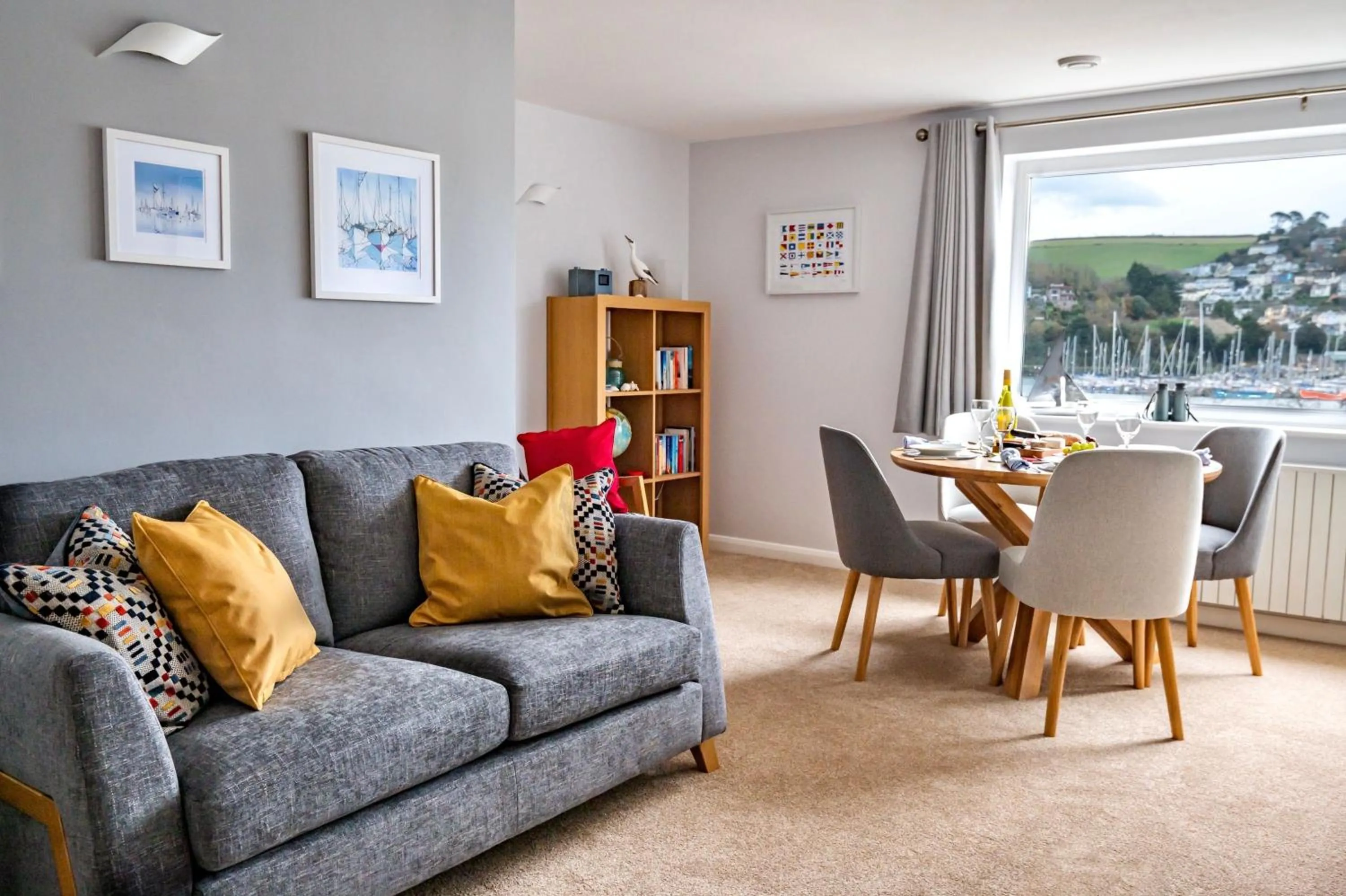 8 Mayflower Court - Apartment with river views, parking and on the level