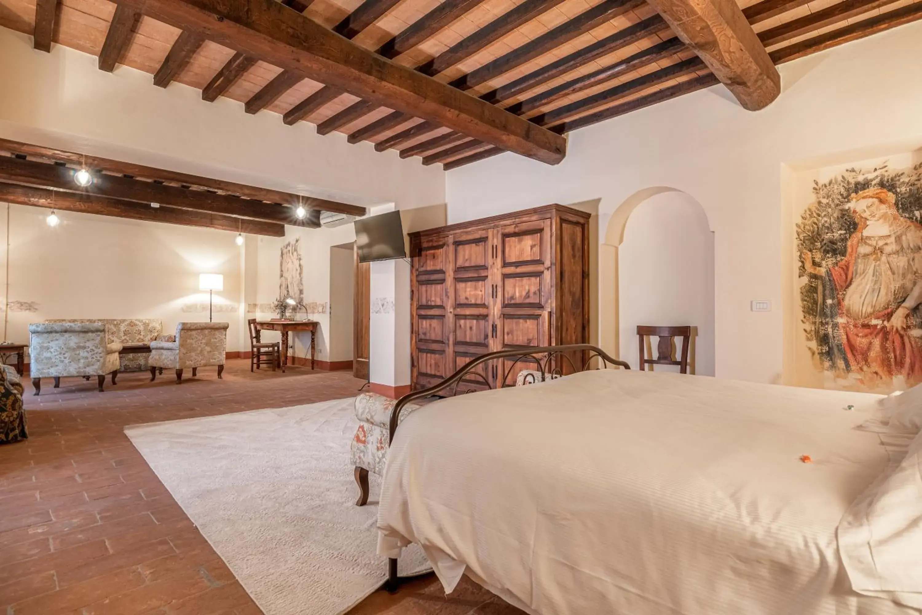 Bed in Palazzo Brandano Hotel Bed in Palazzo Brandano Hotel