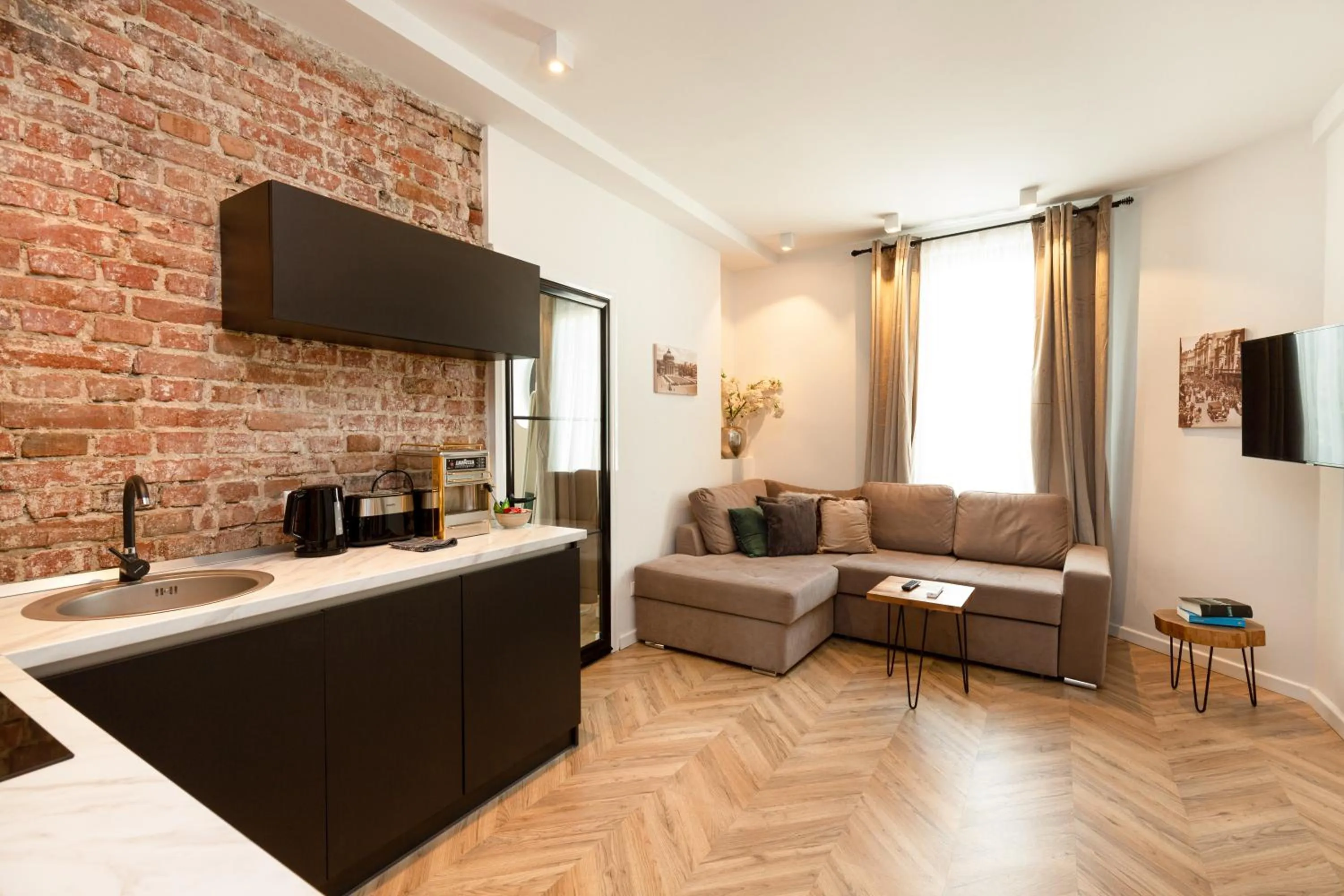 Living room in Metropole Apartments Royal Residence