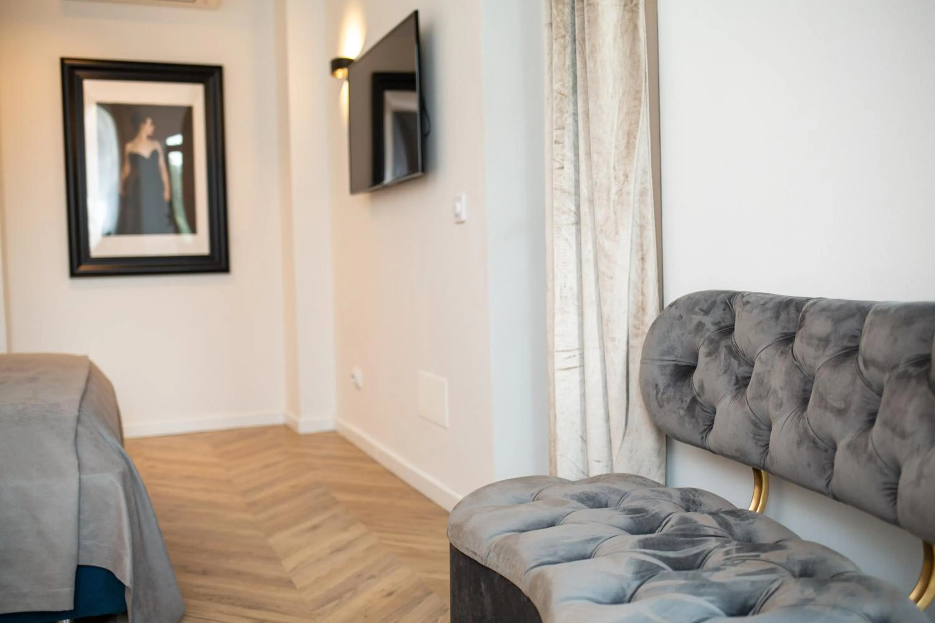 Seating area in Metropole Apartments Royal Residence