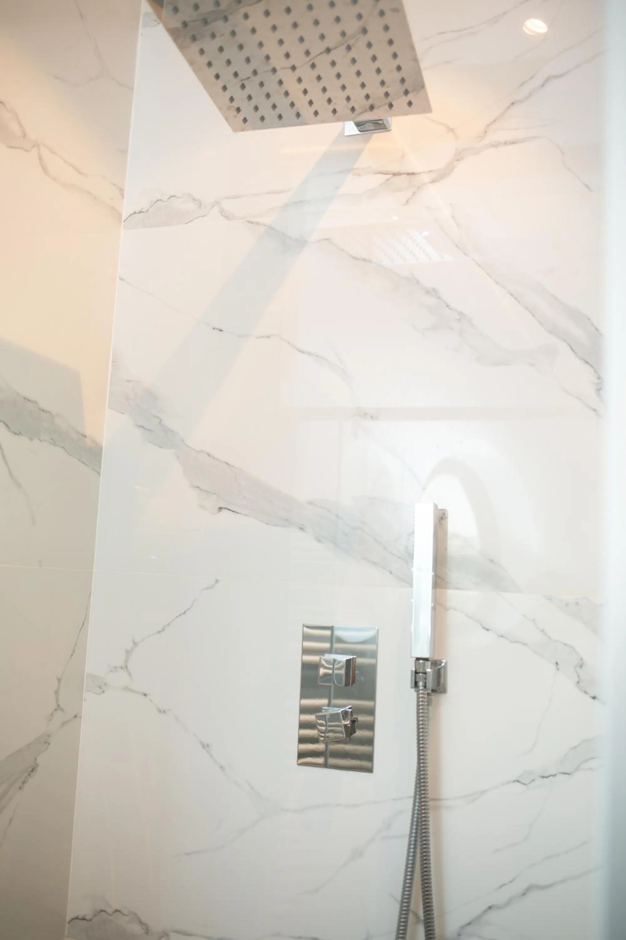 Bathroom in Metropole Apartments Royal Residence