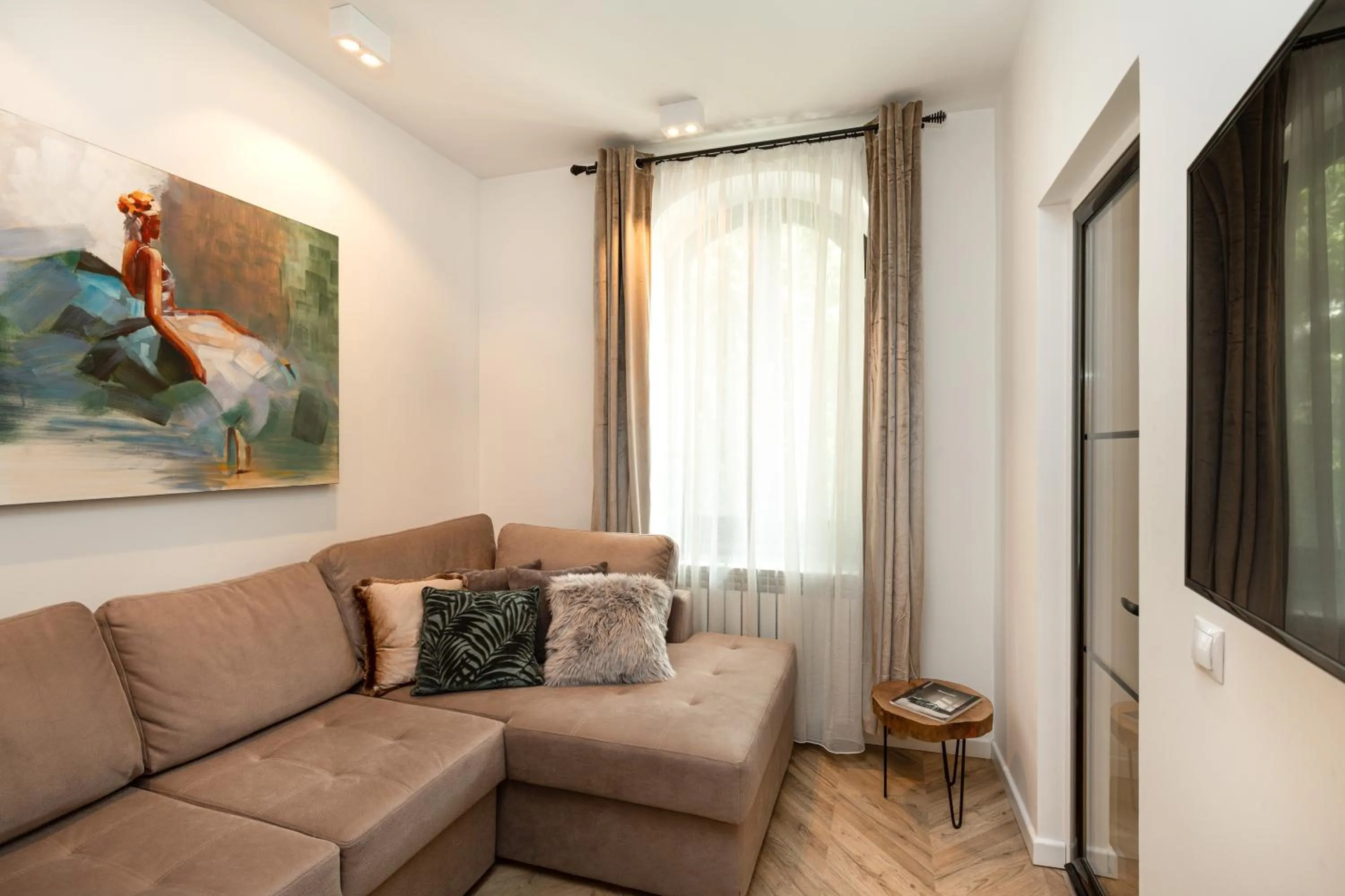 Living room in Metropole Apartments Royal Residence