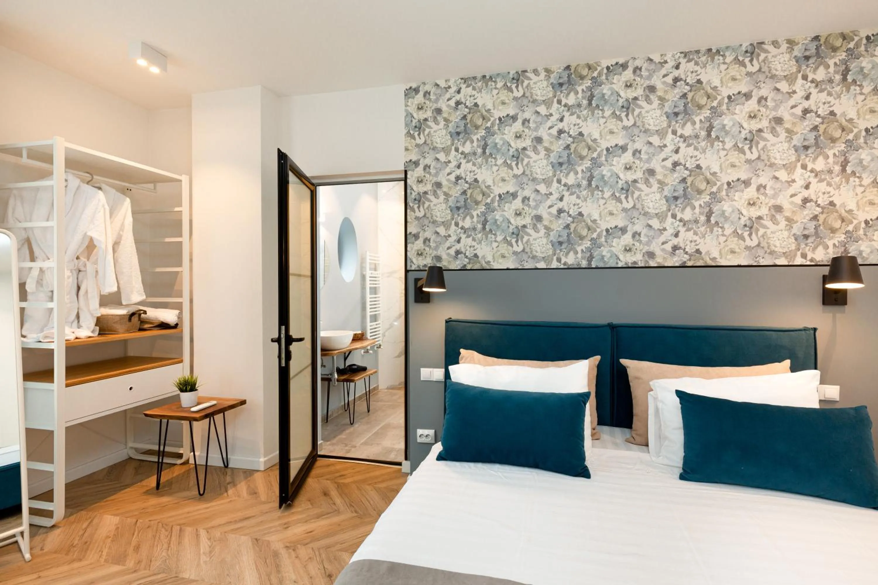 Bedroom, Bed in Metropole Apartments Royal Residence