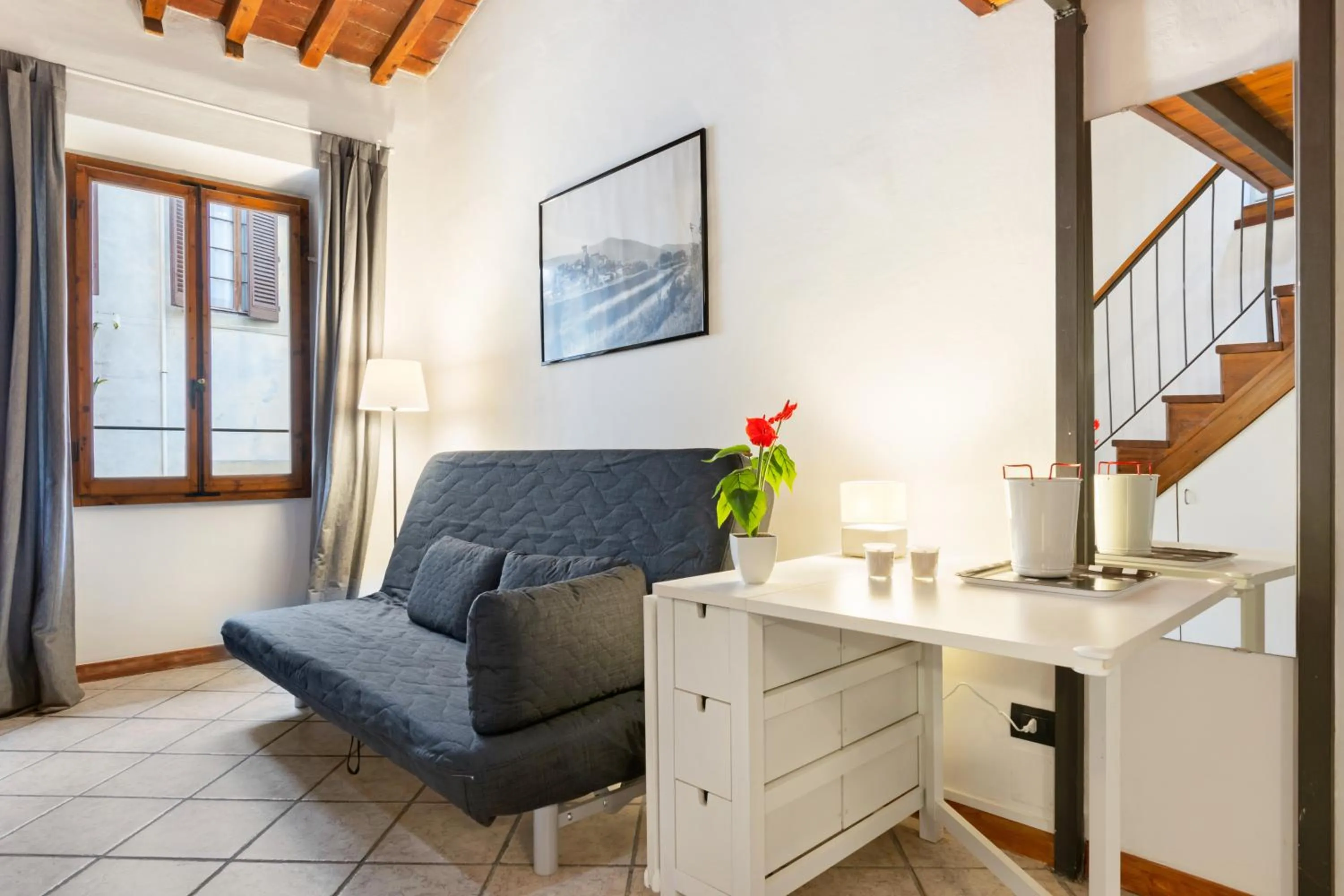 GuestHost - Modern Studio Flat - 3 mins from Duomo Square