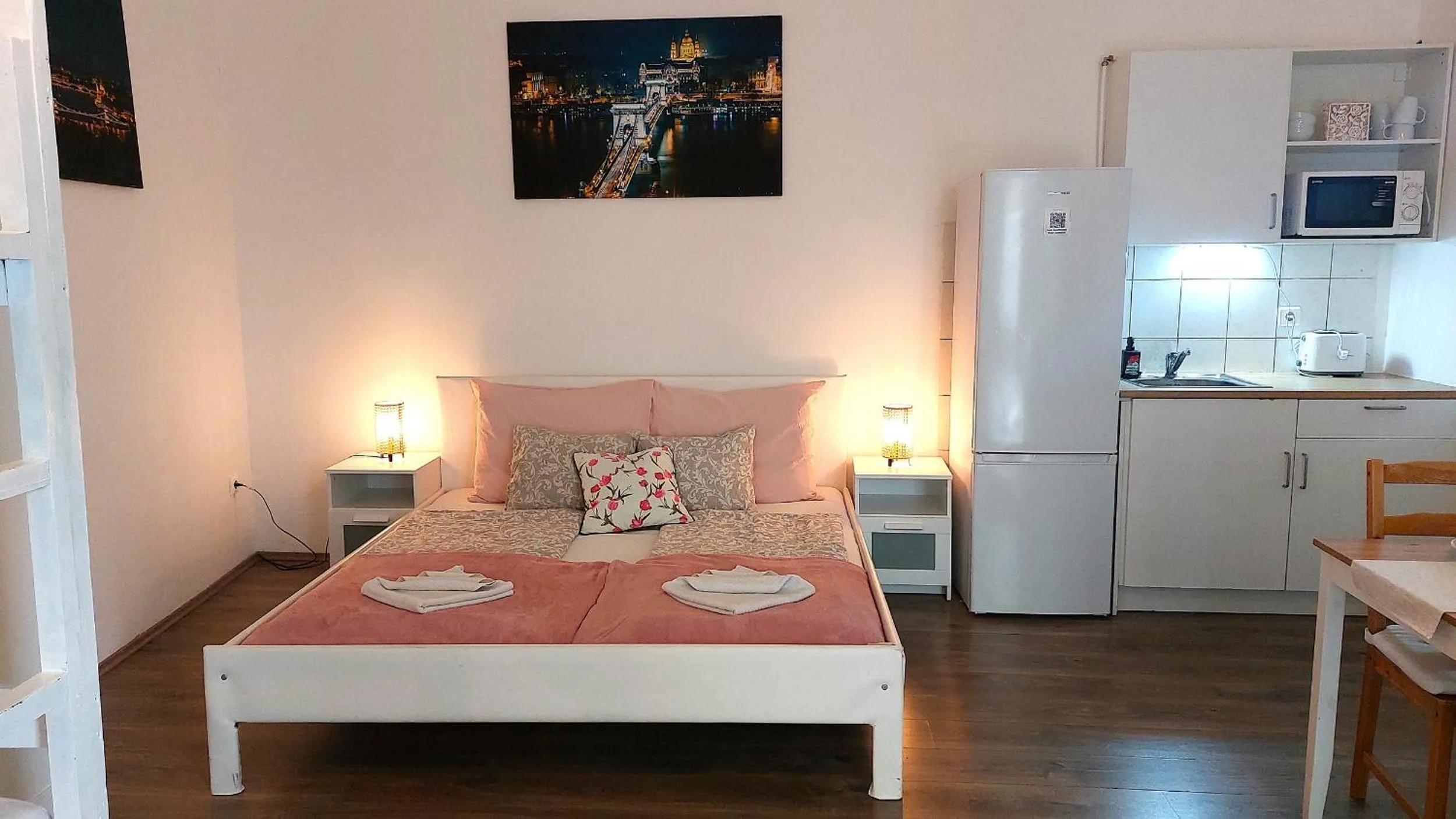 Bed in GoodMo Budapest Smart Rooms